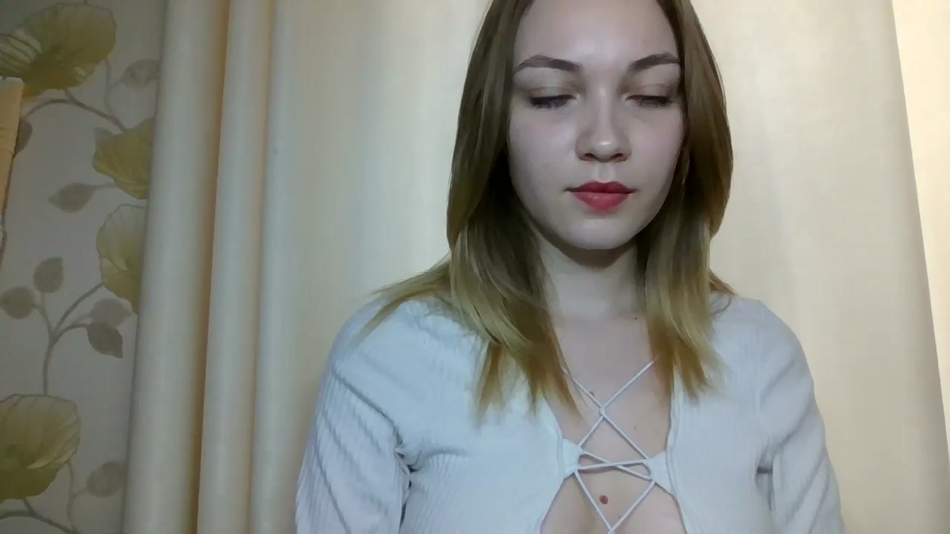 Gallery image thumbnail from KellyKim's myfreecams stream on, 11/06/2024, 10:44 image 18 of 20
