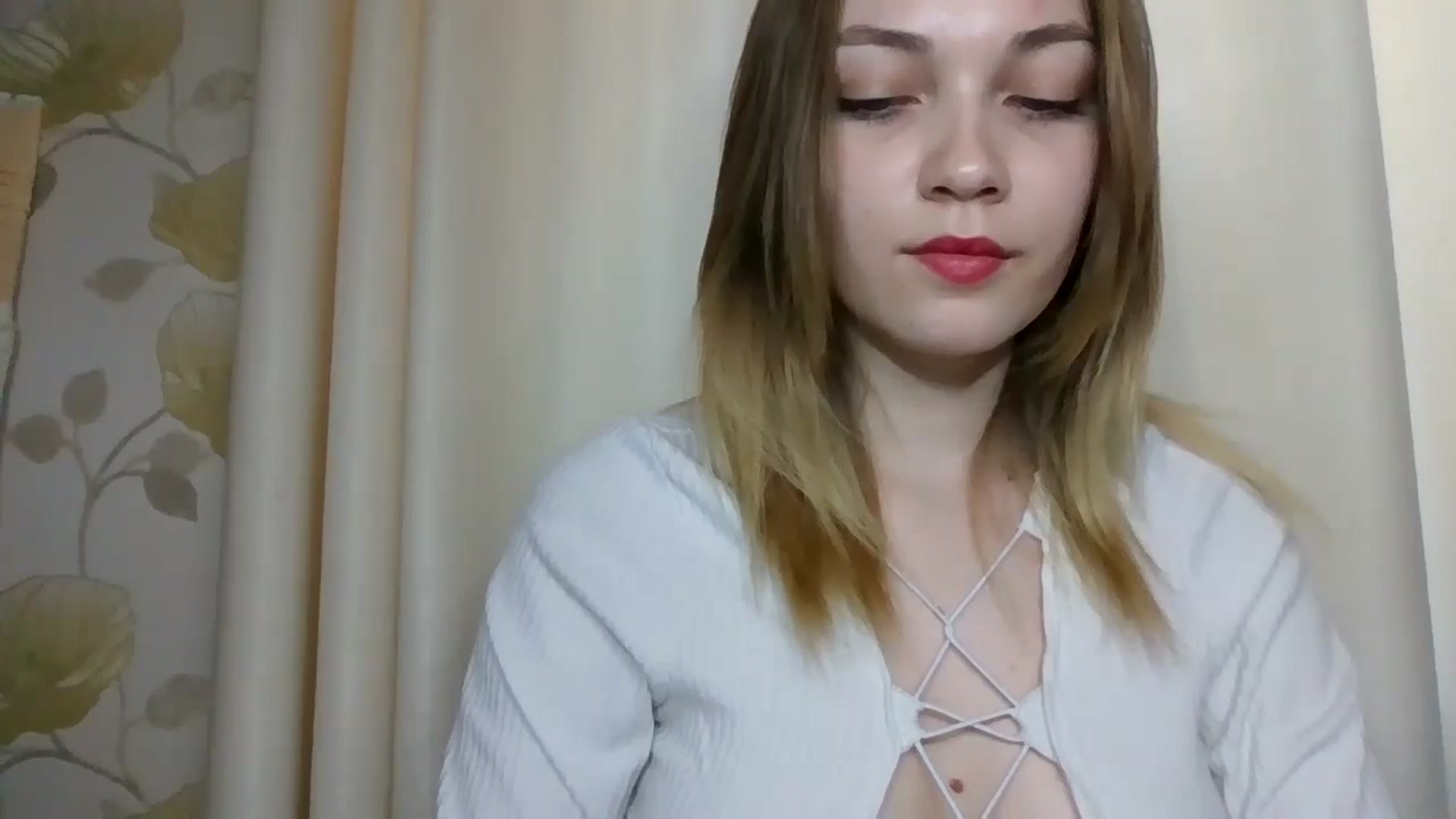 Gallery image thumbnail from KellyKim's myfreecams stream on, 11/06/2024, 13:11 image 17 of 20