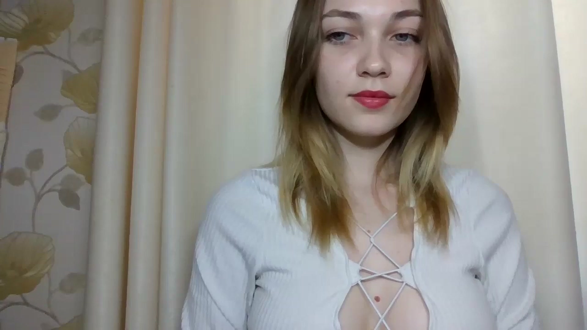 Gallery image thumbnail from KellyKim's myfreecams stream on, 11/06/2024, 13:11 image 10 of 20
