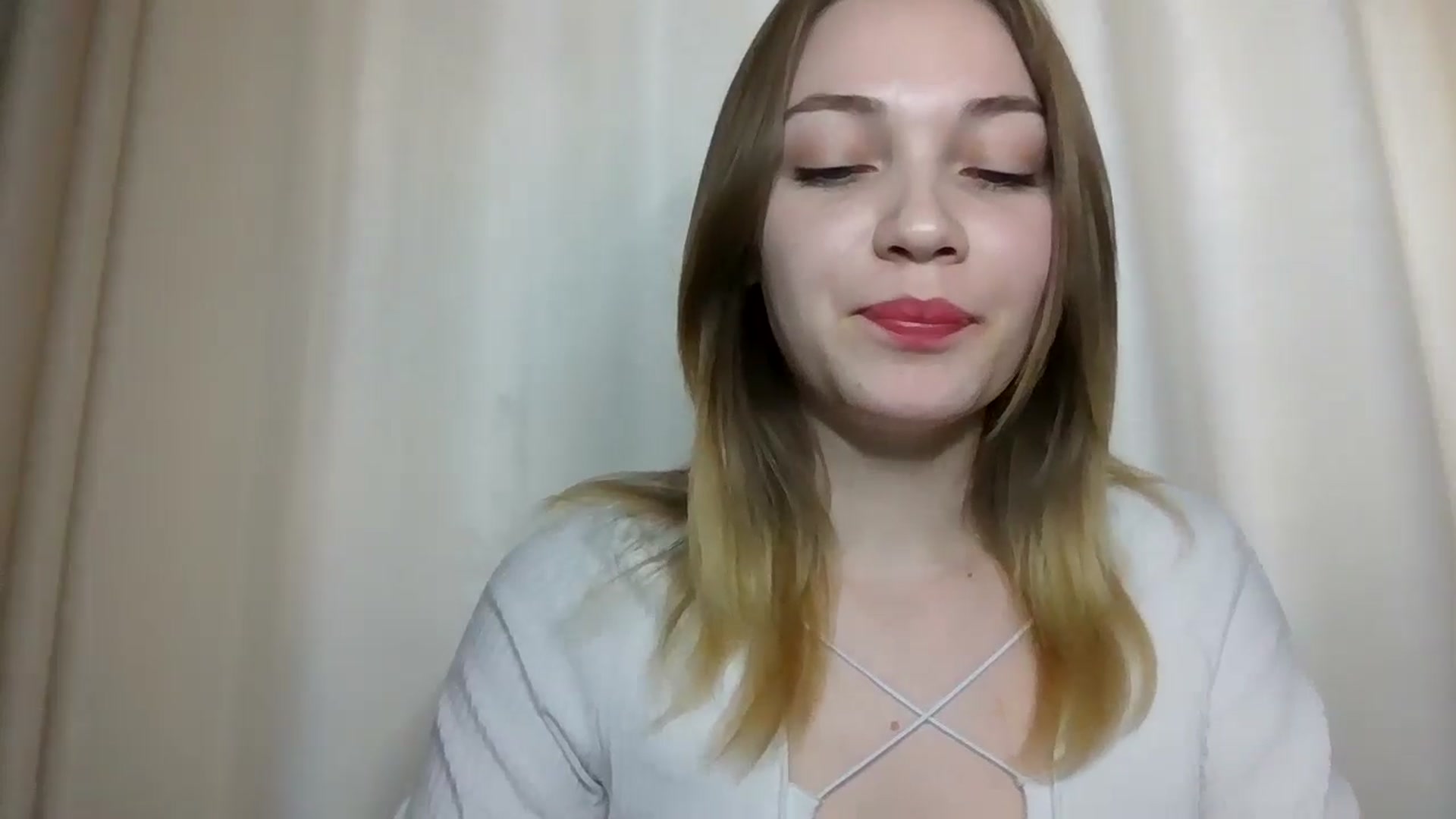 Gallery image thumbnail from KellyKim's myfreecams stream on, 11/07/2024, 10:19 image 17 of 20