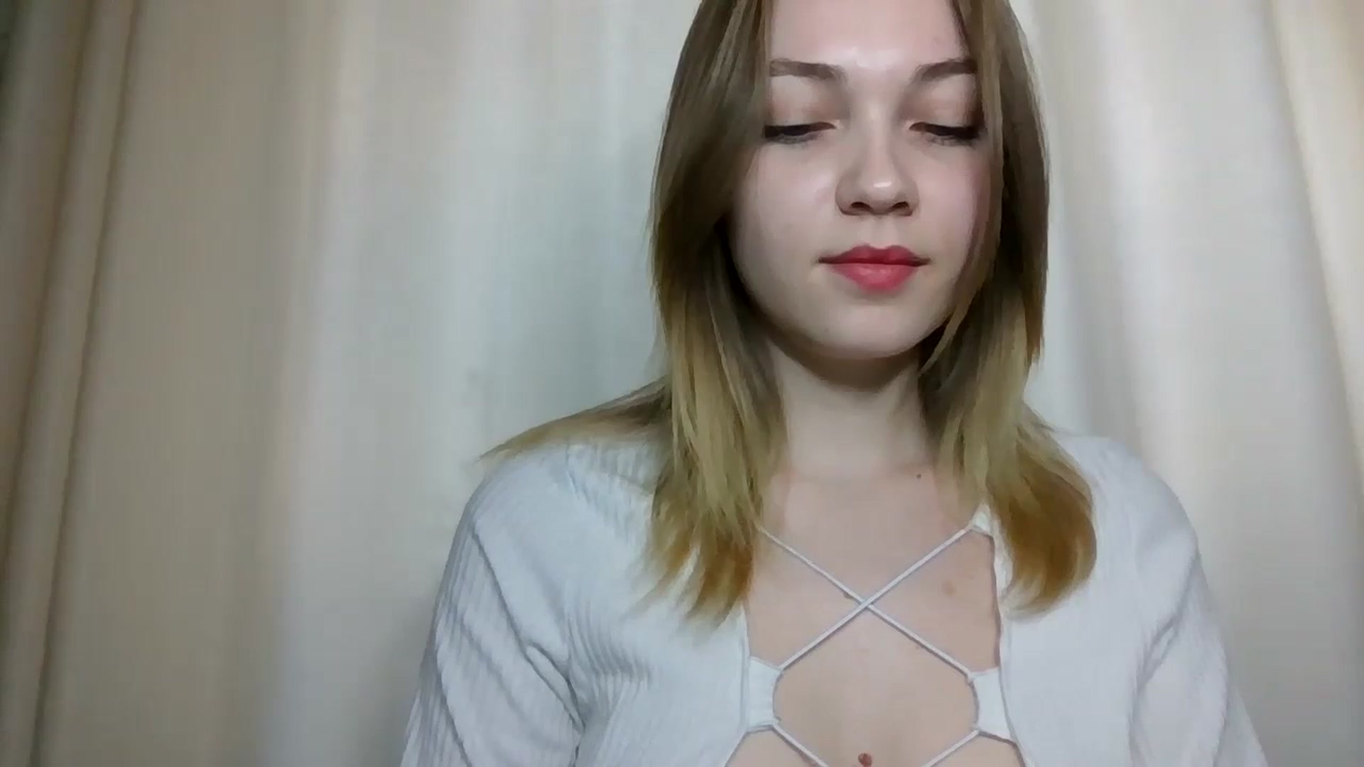 Gallery image thumbnail from KellyKim's myfreecams stream on, 11/07/2024, 10:19 image 11 of 20
