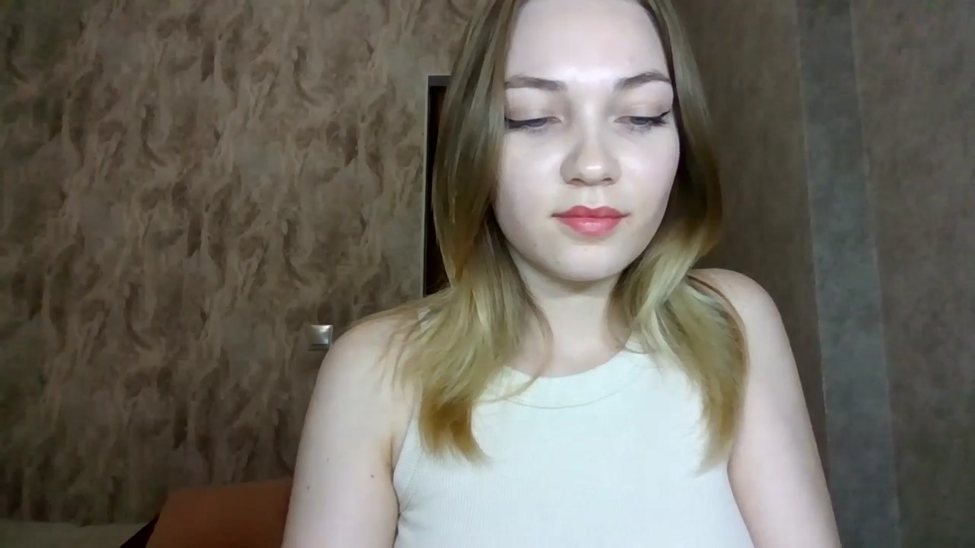 Gallery image thumbnail from KellyKim's myfreecams stream on, 11/09/2024, 11:25 image 2 of 20