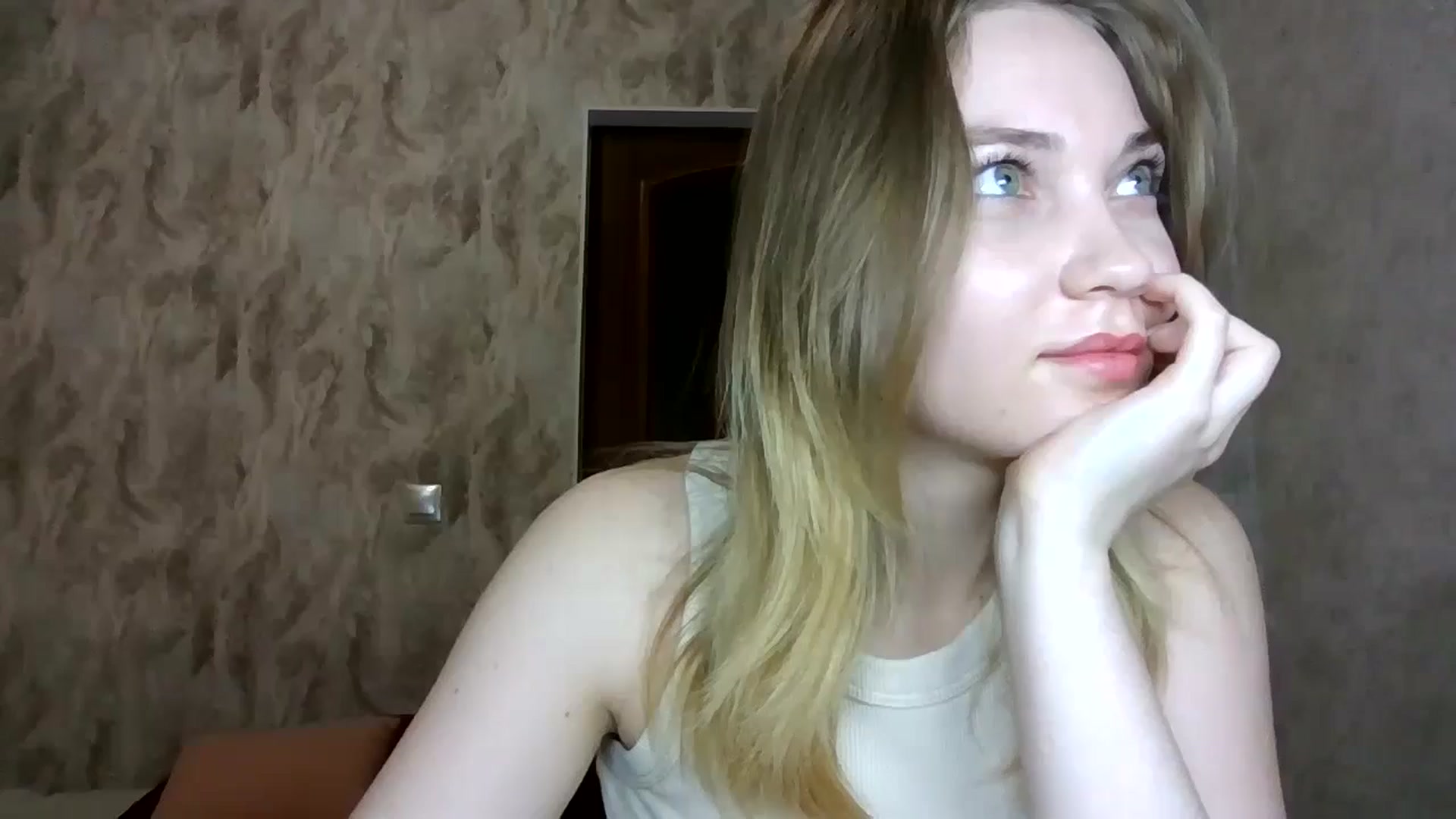 Gallery image thumbnail from KellyKim's myfreecams stream on, 11/09/2024, 11:25 image 18 of 20