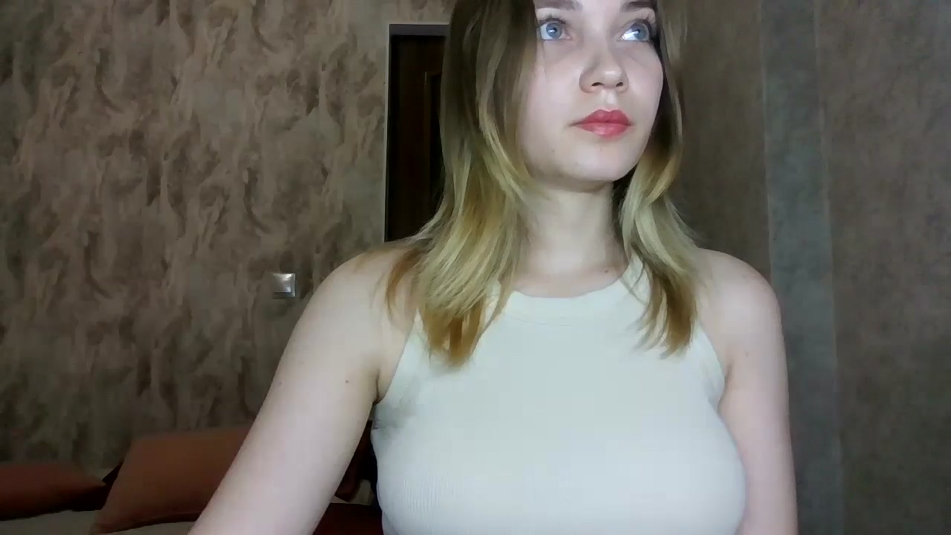 Gallery image thumbnail from KellyKim's myfreecams stream on, 11/09/2024, 12:18 image 17 of 20
