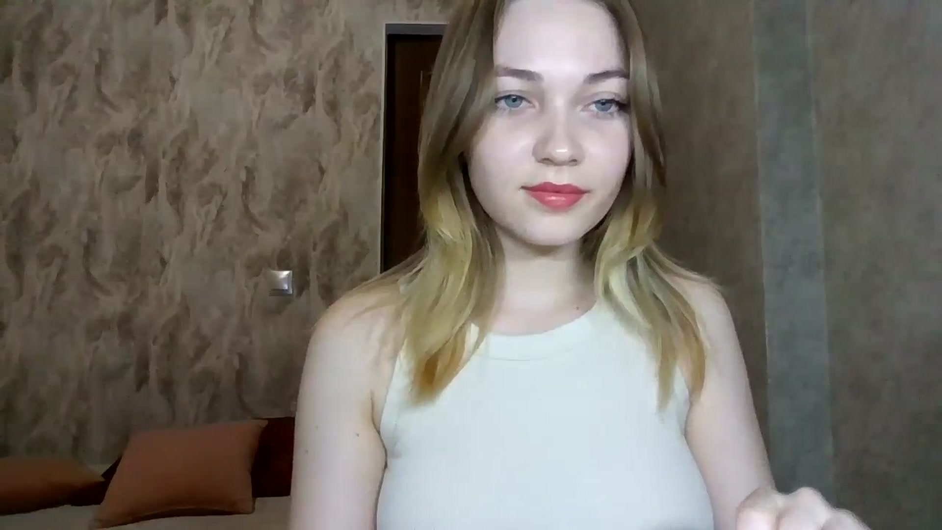 Gallery image thumbnail from KellyKim's myfreecams stream on, 11/09/2024, 12:18 image 6 of 20