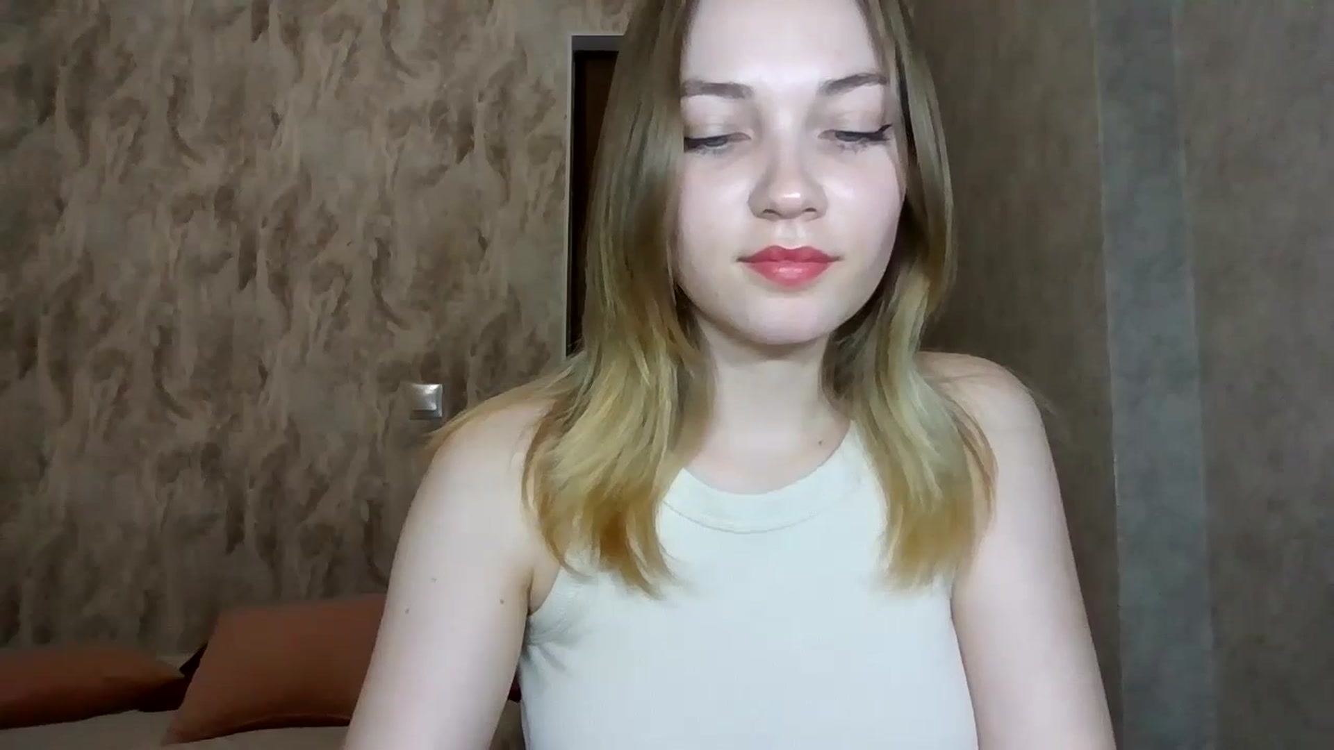 Gallery image thumbnail from KellyKim's myfreecams stream on, 11/09/2024, 12:47 image 13 of 20