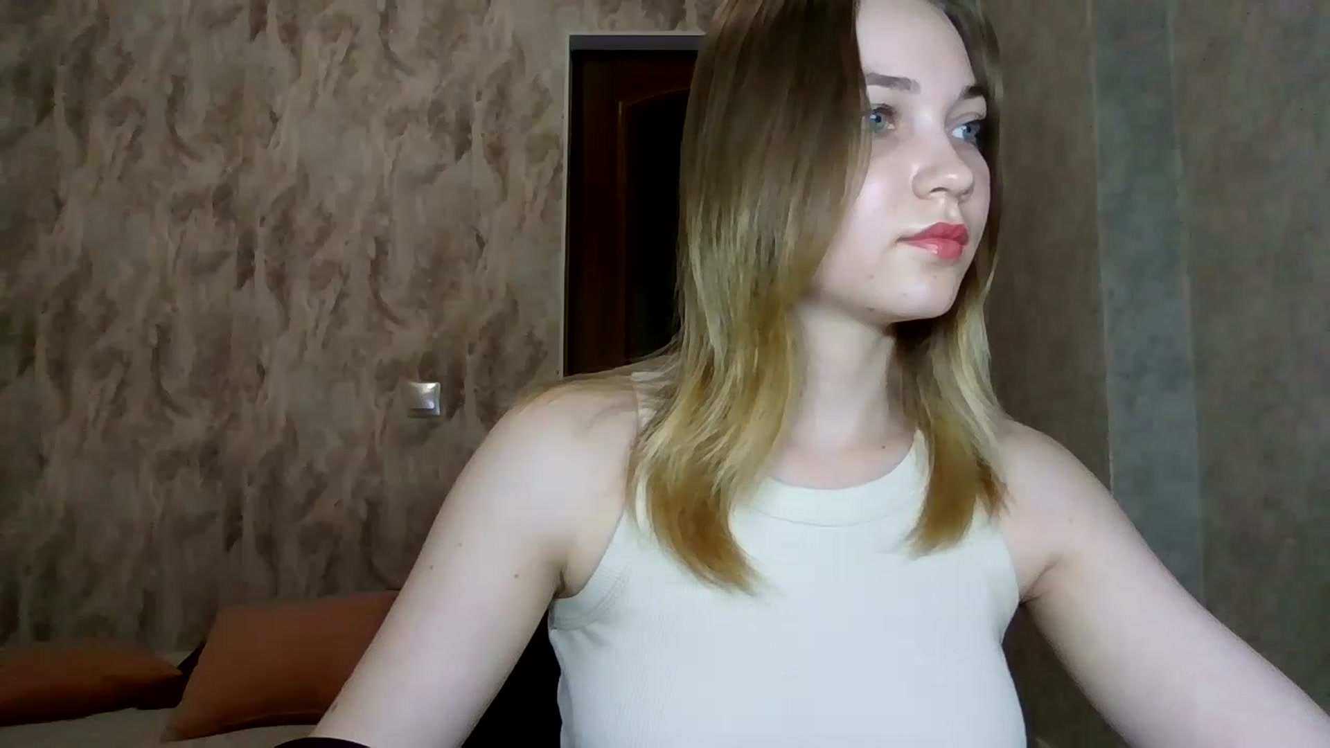 Gallery image thumbnail from KellyKim's myfreecams stream on, 11/09/2024, 13:05 image 3 of 20