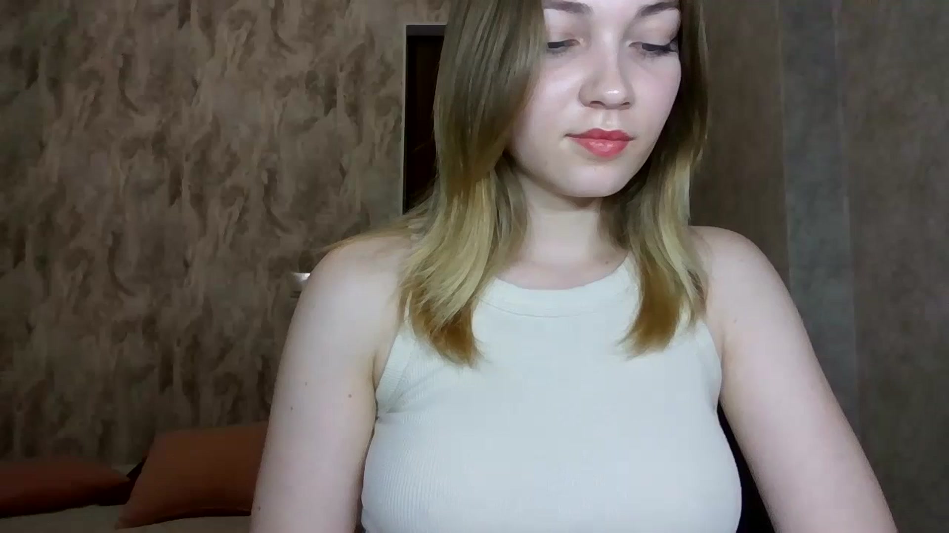 Gallery image thumbnail from KellyKim's myfreecams stream on, 11/09/2024, 13:05 image 1 of 20