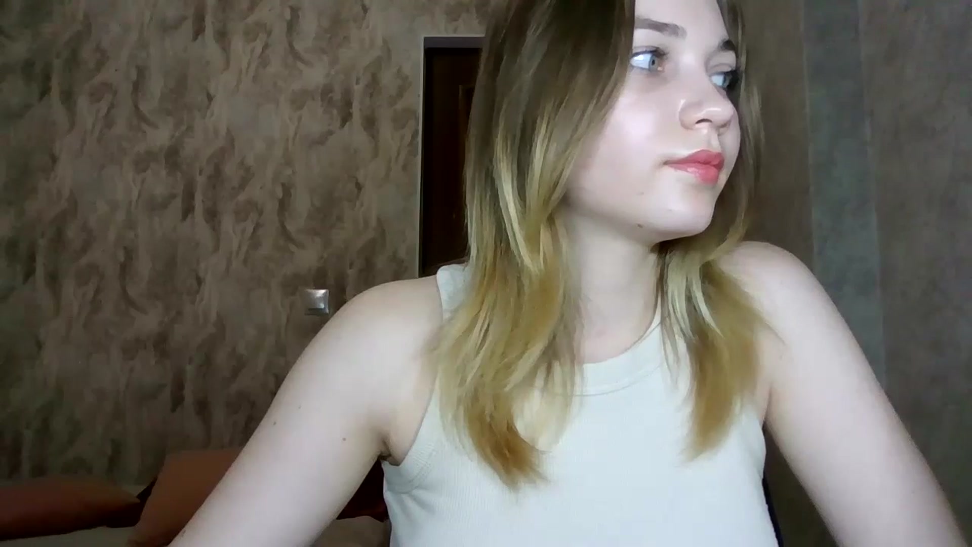 Gallery image thumbnail from KellyKim's myfreecams stream on, 11/09/2024, 14:03 image 13 of 20
