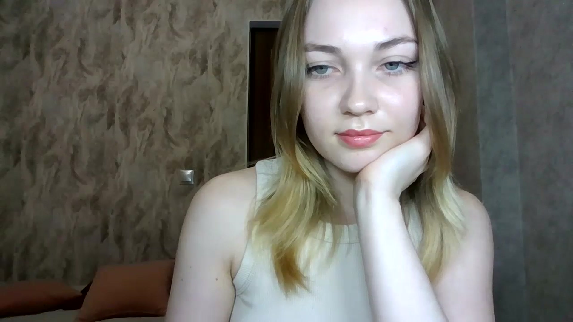 Gallery image thumbnail from KellyKim's myfreecams stream on, 11/09/2024, 14:03 image 3 of 20