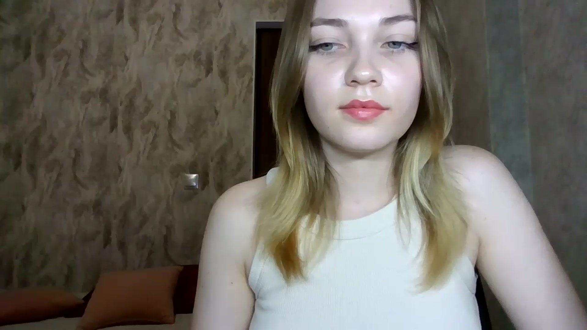Gallery image thumbnail from KellyKim's myfreecams stream on, 11/09/2024, 14:03 image 15 of 20