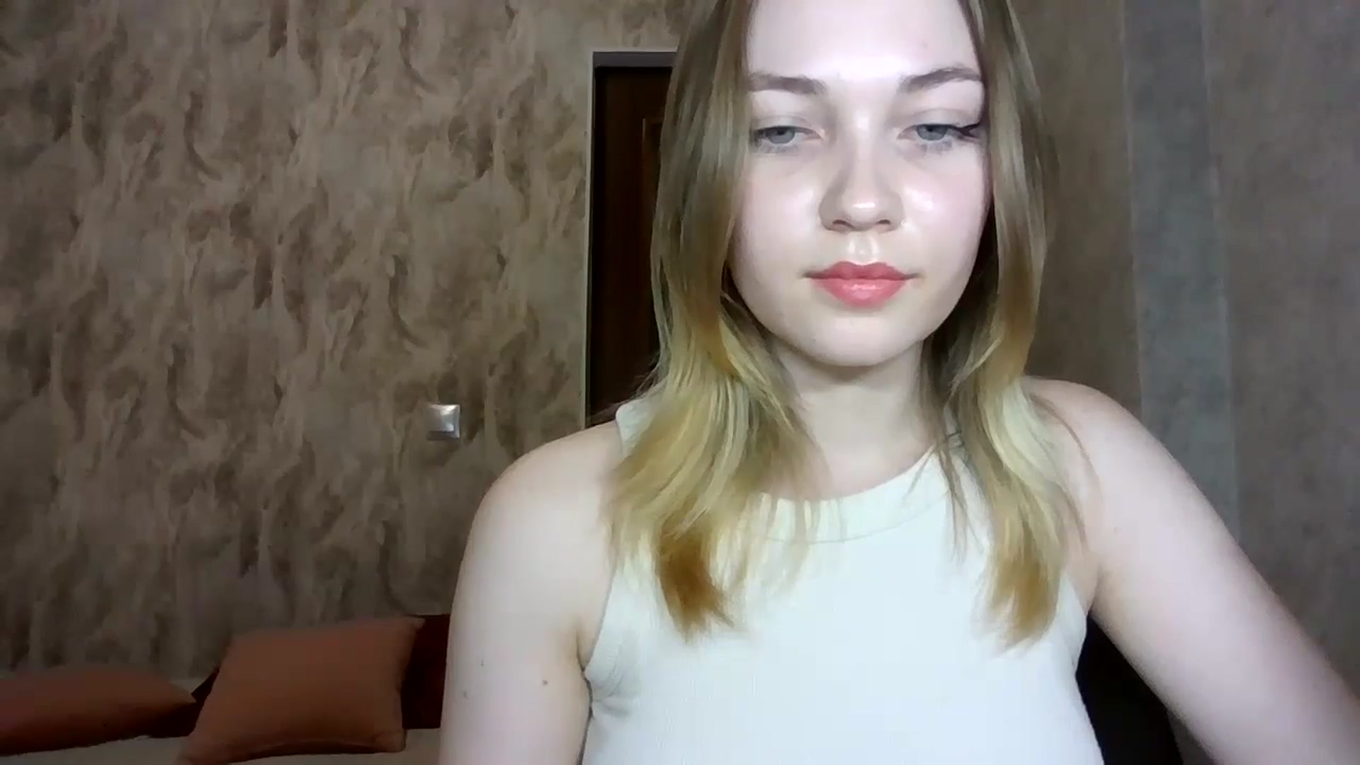 Gallery image thumbnail from KellyKim's myfreecams stream on, 11/09/2024, 14:03 image 4 of 20
