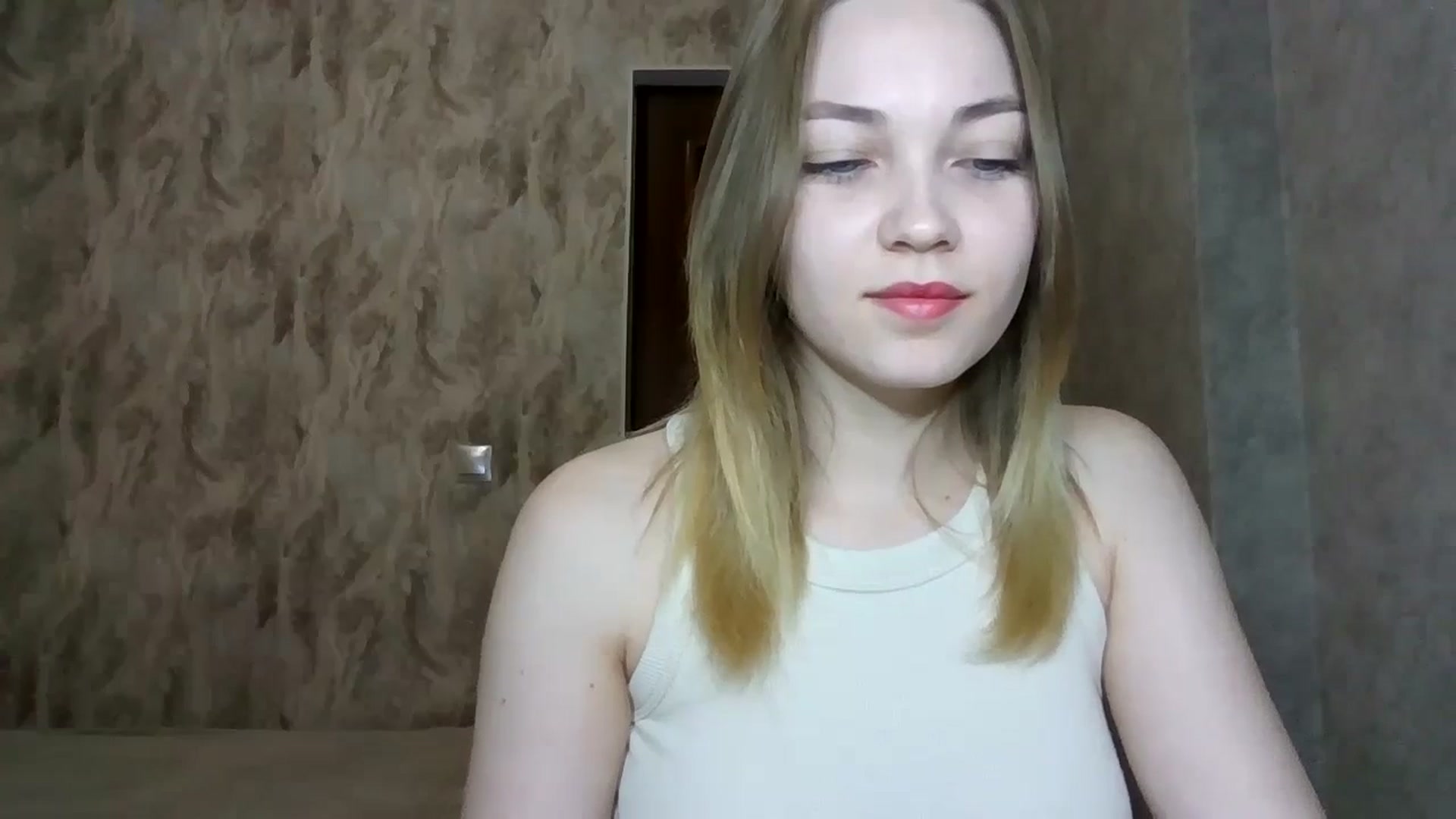 Gallery image thumbnail from KellyKim's myfreecams stream on, 11/10/2024, 08:58 image 3 of 20