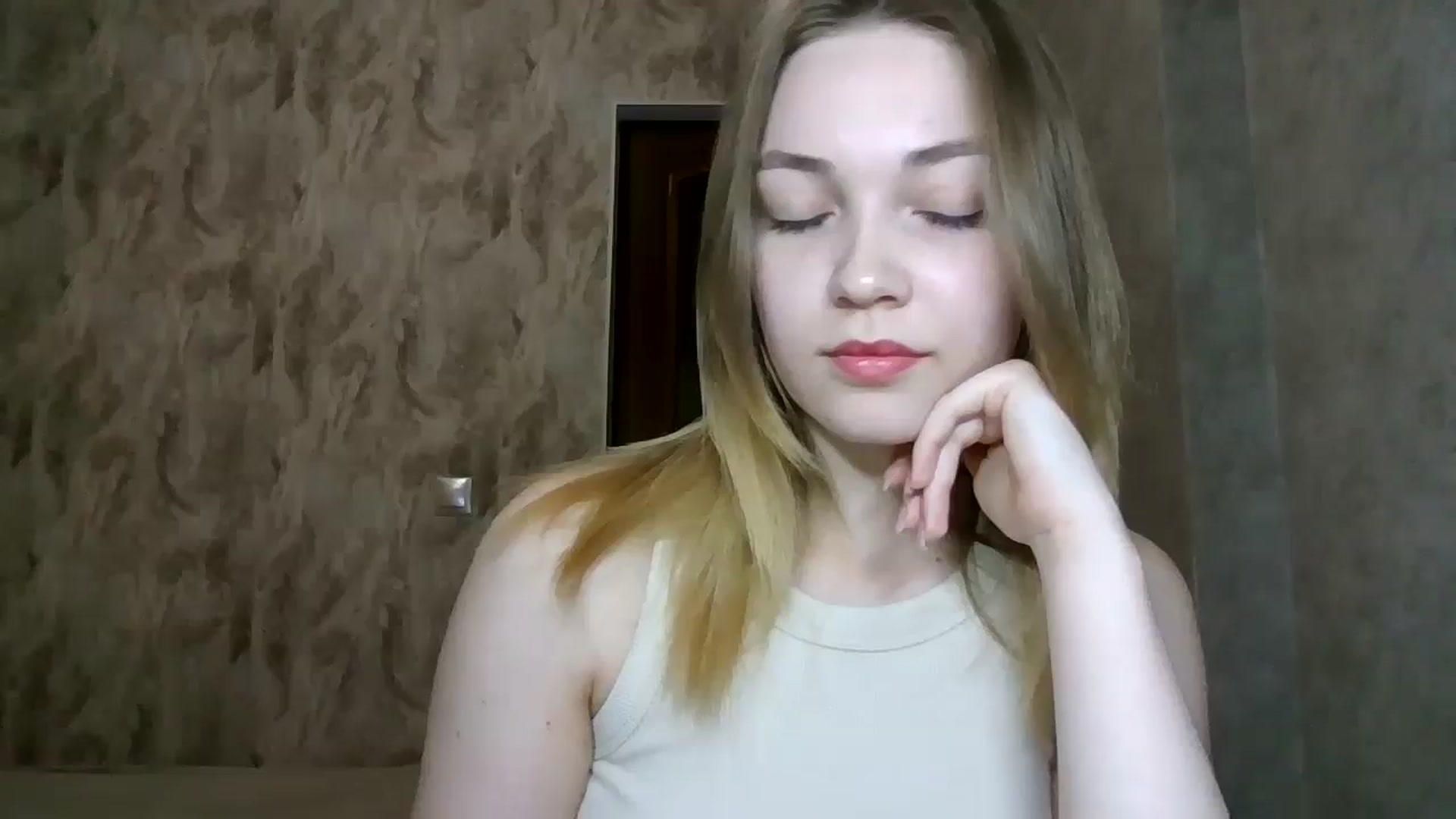 Gallery image thumbnail from KellyKim's myfreecams stream on, 11/10/2024, 08:58 image 18 of 20