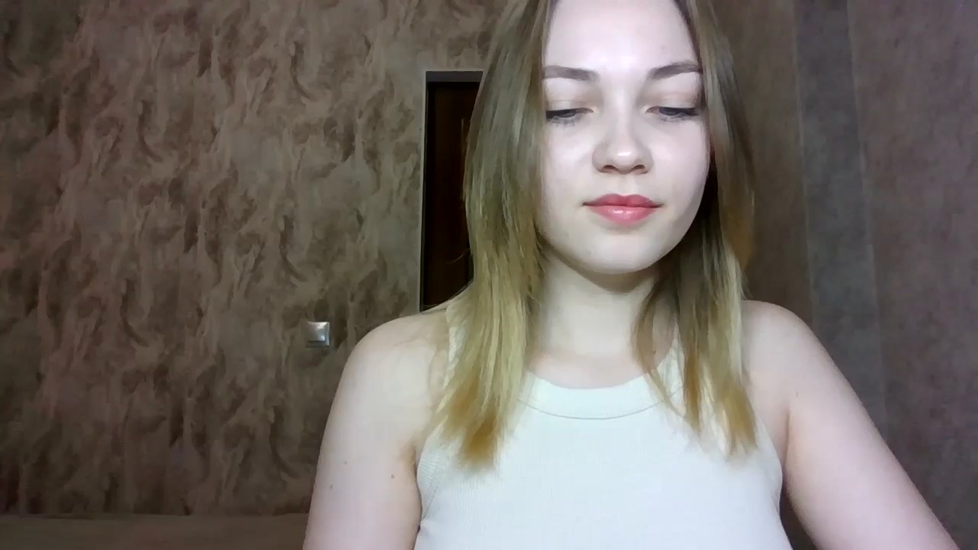 Gallery image thumbnail from KellyKim's myfreecams stream on, 11/10/2024, 09:12 image 1 of 20