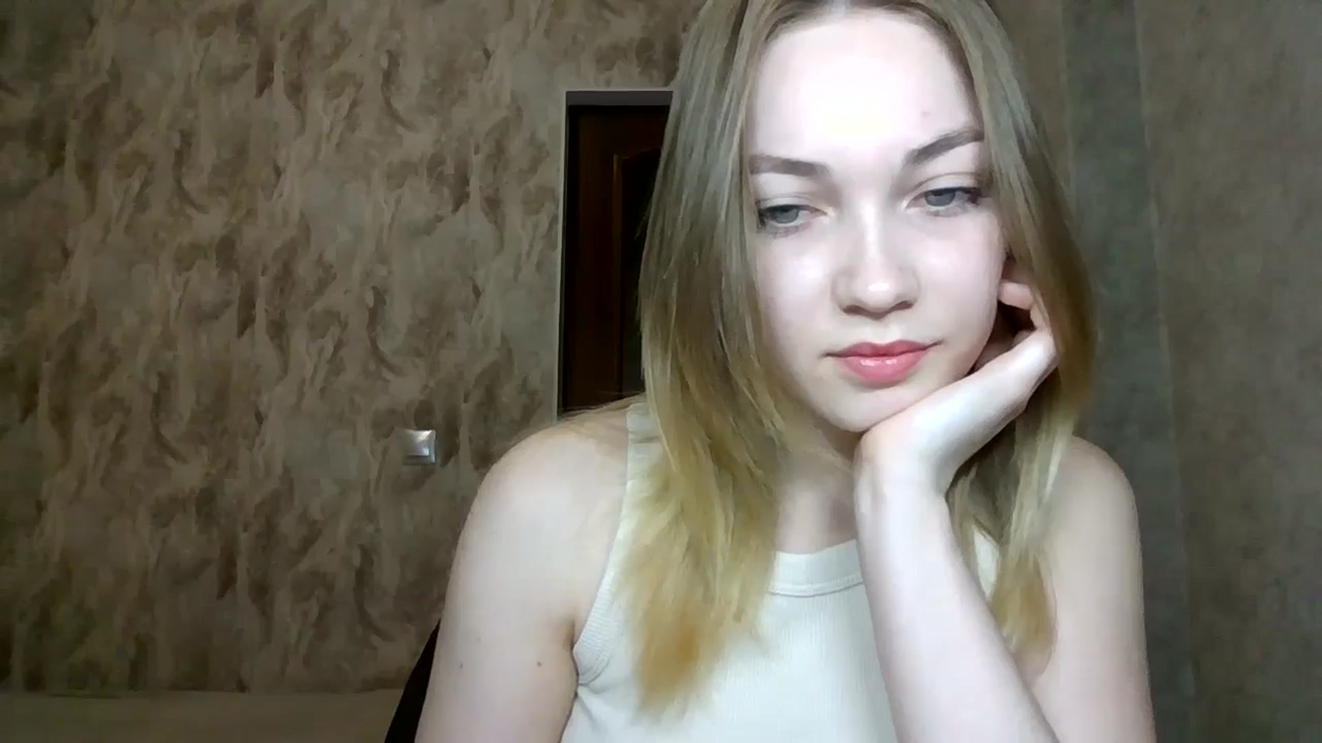 Gallery image thumbnail from KellyKim's myfreecams stream on, 11/10/2024, 09:38 image 17 of 20