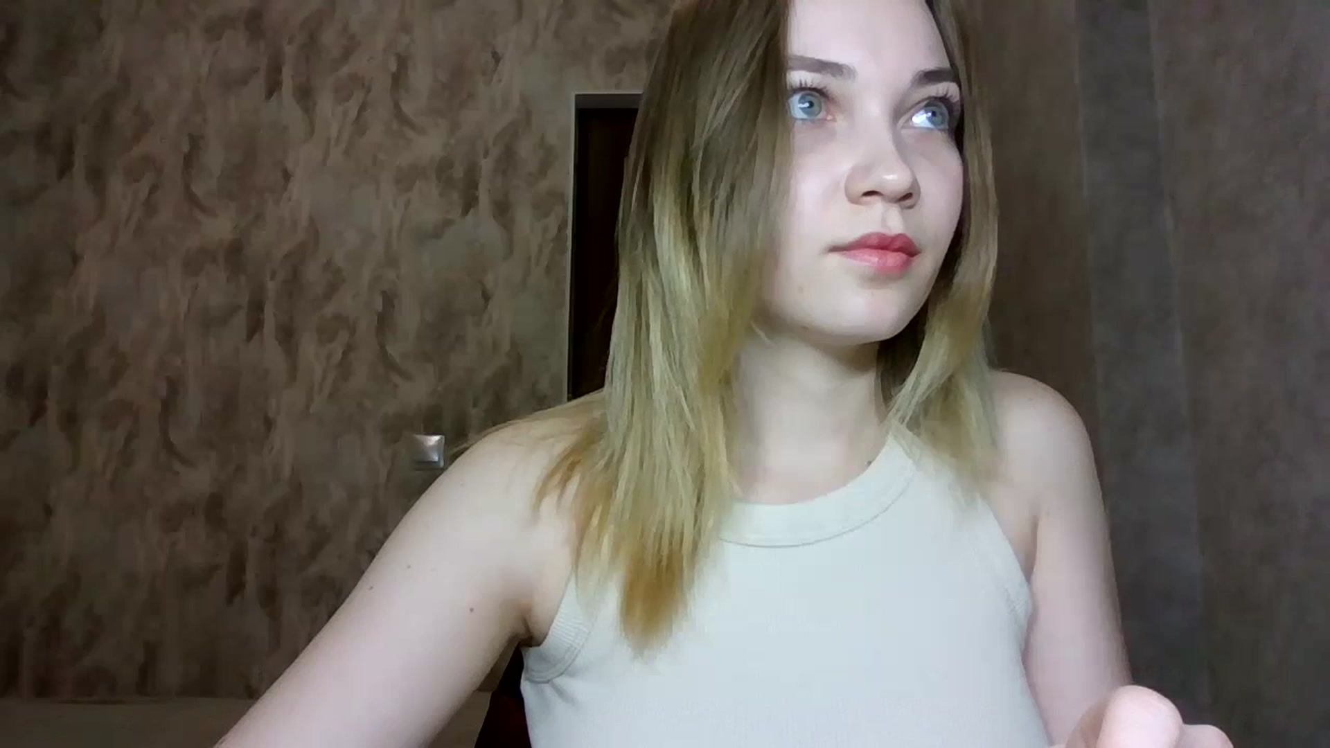 Gallery image thumbnail from KellyKim's myfreecams stream on, 11/10/2024, 09:38 image 6 of 20
