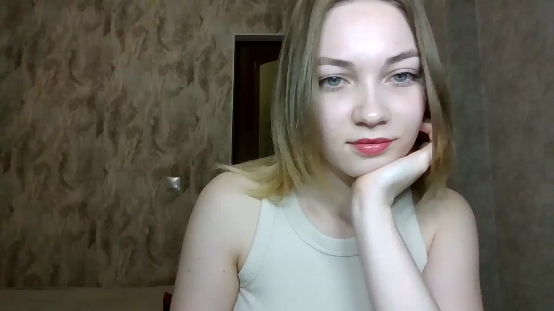 Gallery image thumbnail from KellyKim's myfreecams stream on, 11/10/2024, 10:15 image 3 of 20