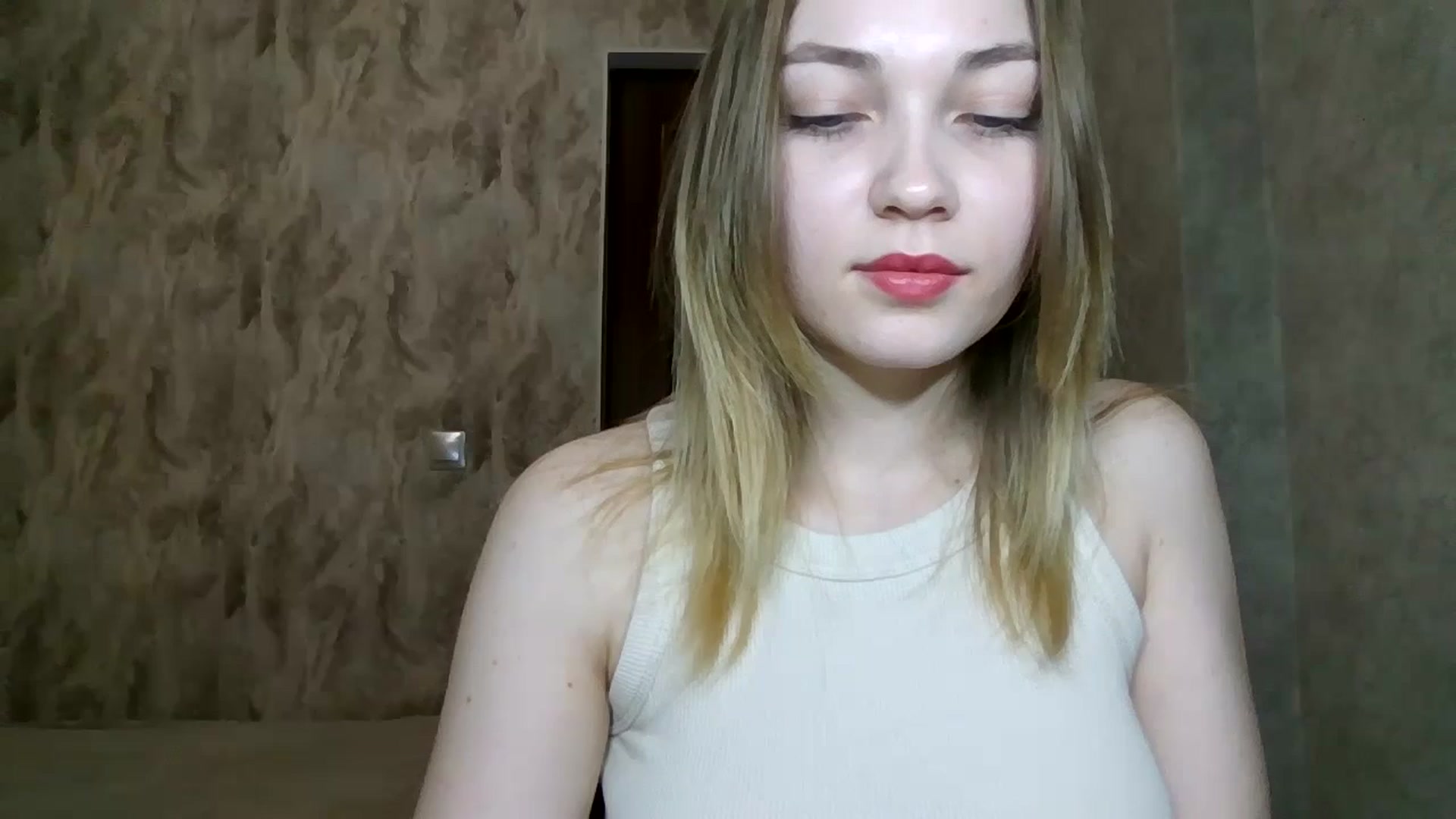 Gallery image thumbnail from KellyKim's myfreecams stream on, 11/10/2024, 10:15 image 15 of 20