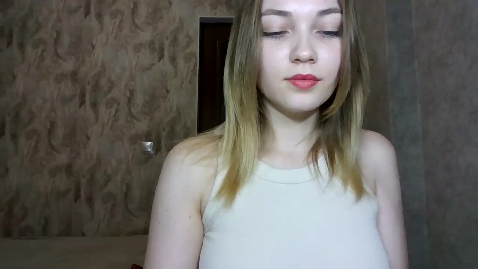 Gallery image thumbnail from KellyKim's myfreecams stream on, 11/10/2024, 10:15 image 13 of 20