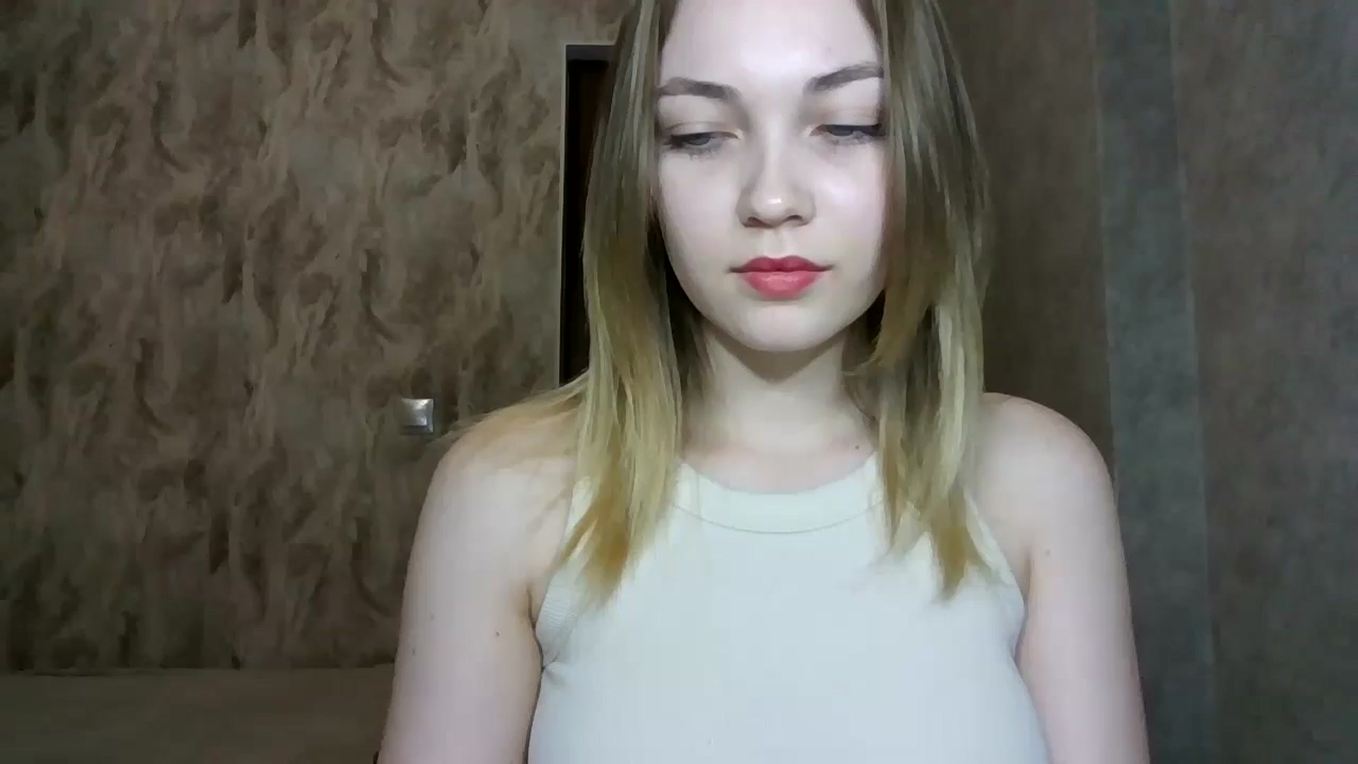 Gallery image thumbnail from KellyKim's myfreecams stream on, 11/10/2024, 10:15 image 12 of 20
