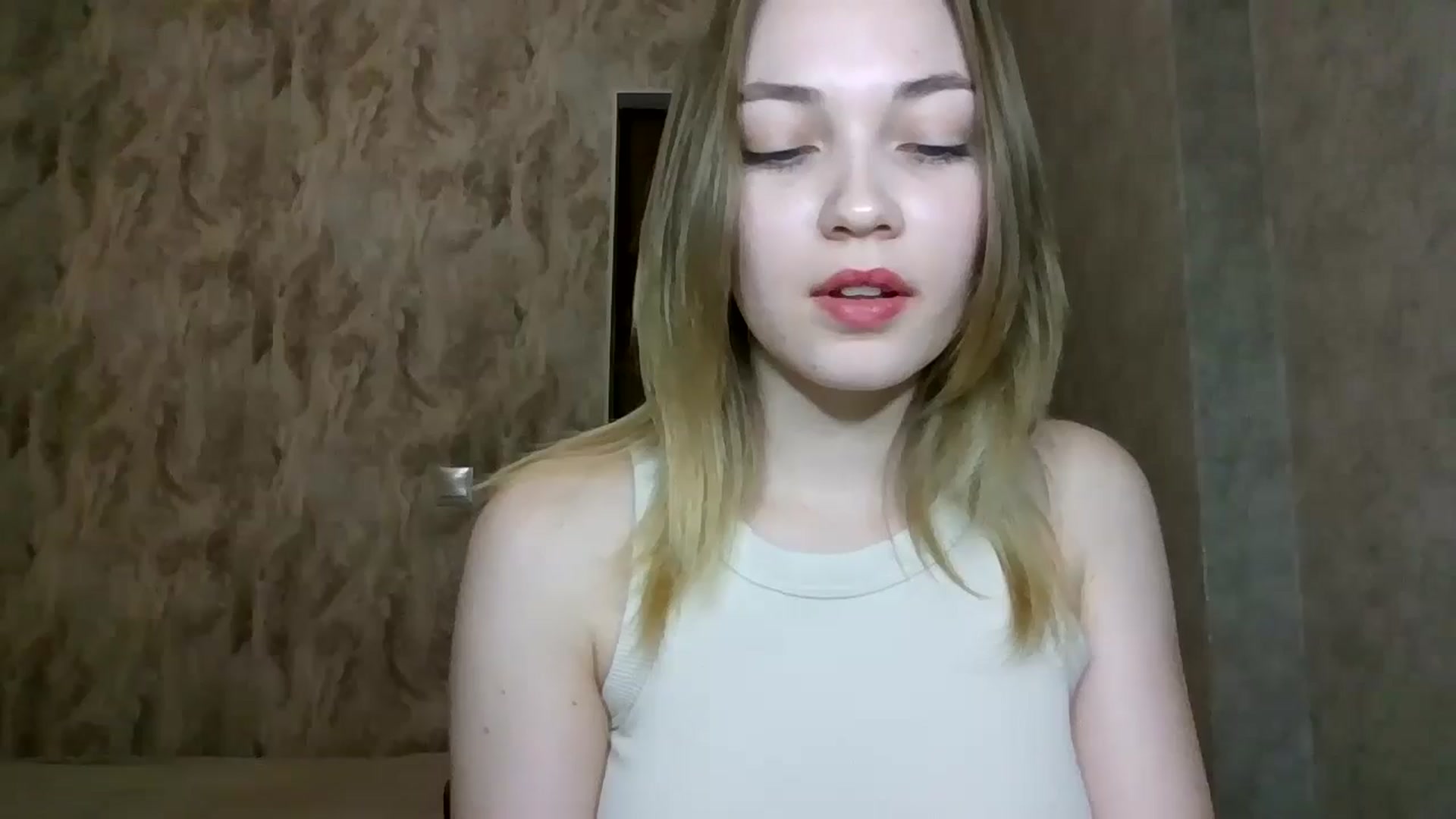 Gallery image thumbnail from KellyKim's myfreecams stream on, 11/10/2024, 10:15 image 1 of 20