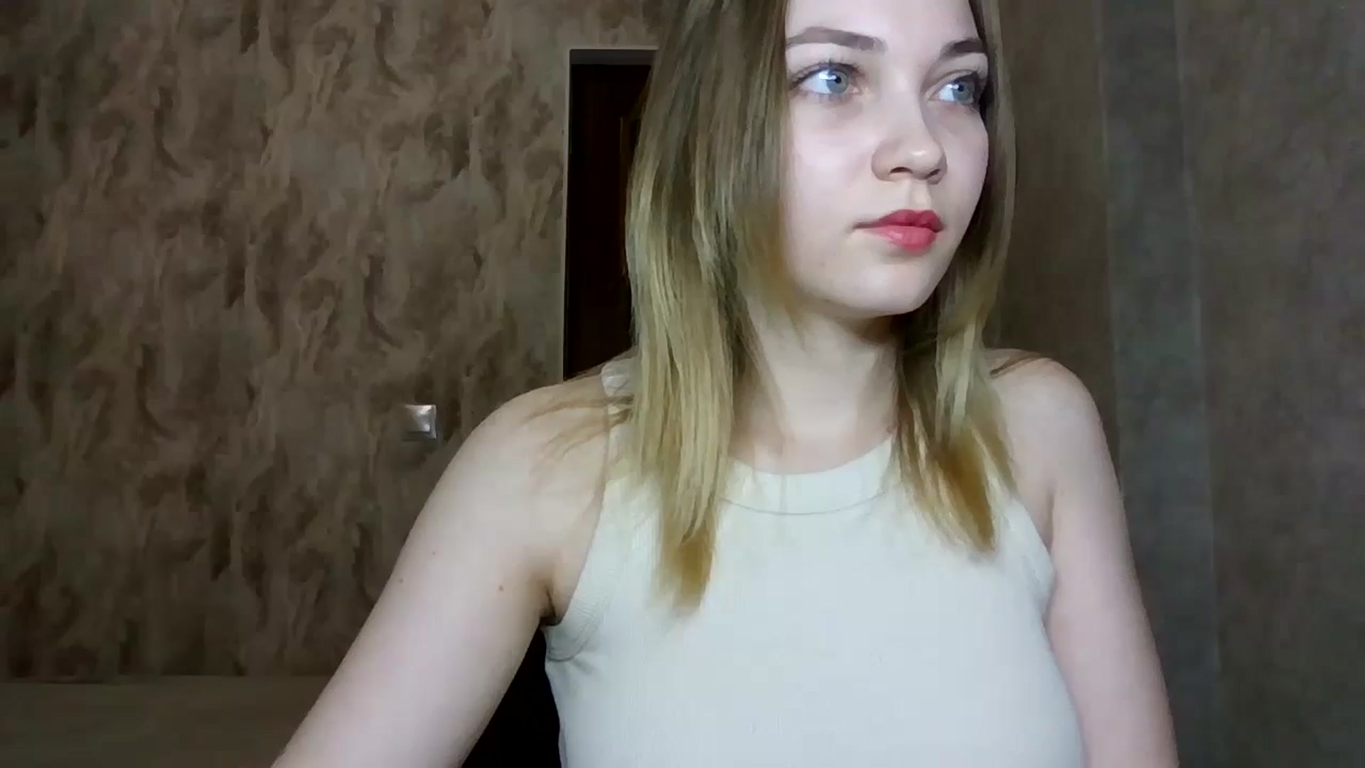 Gallery image thumbnail from KellyKim's myfreecams stream on, 11/10/2024, 10:15 image 14 of 20