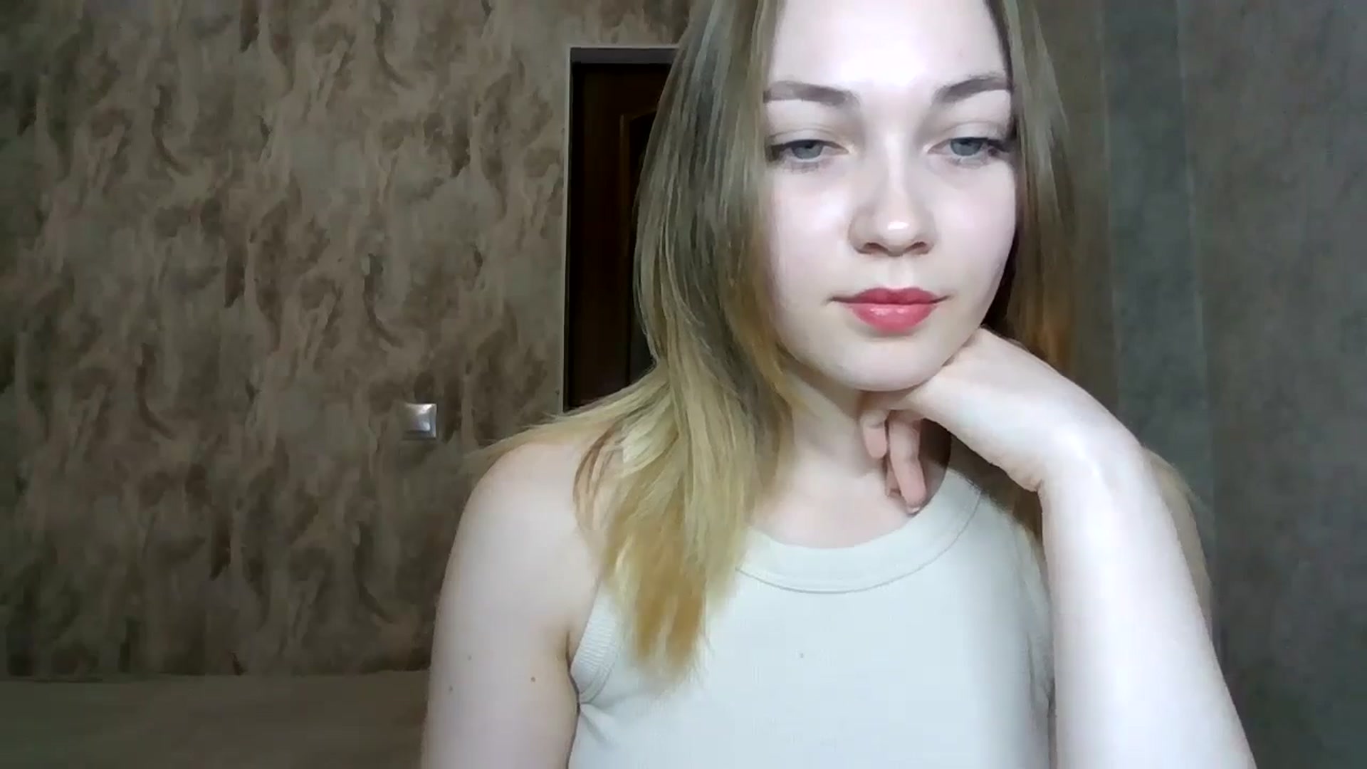 Gallery image thumbnail from KellyKim's myfreecams stream on, 11/10/2024, 10:15 image 17 of 20