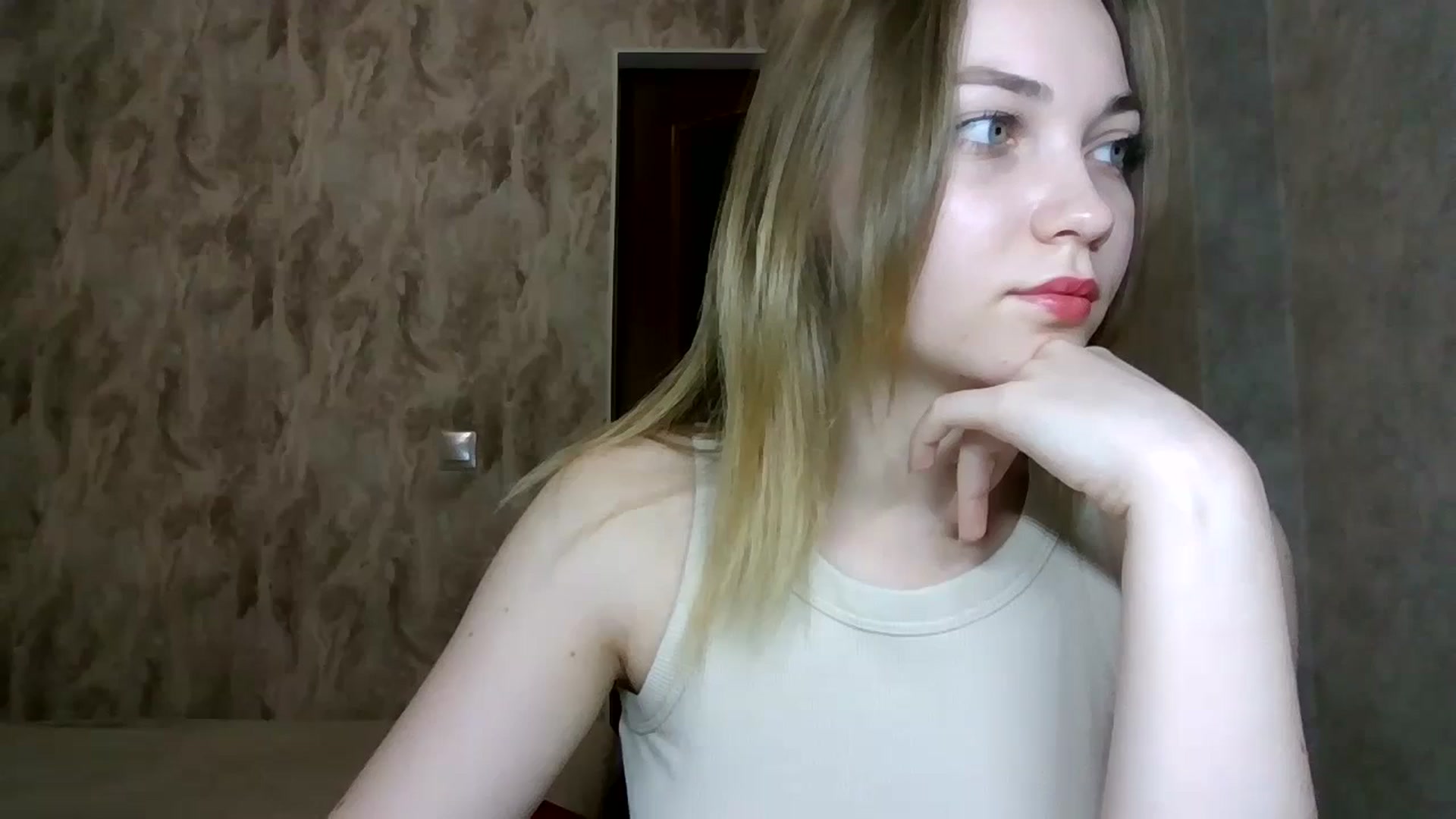 Gallery image thumbnail from KellyKim's myfreecams stream on, 11/10/2024, 10:52 image 4 of 20
