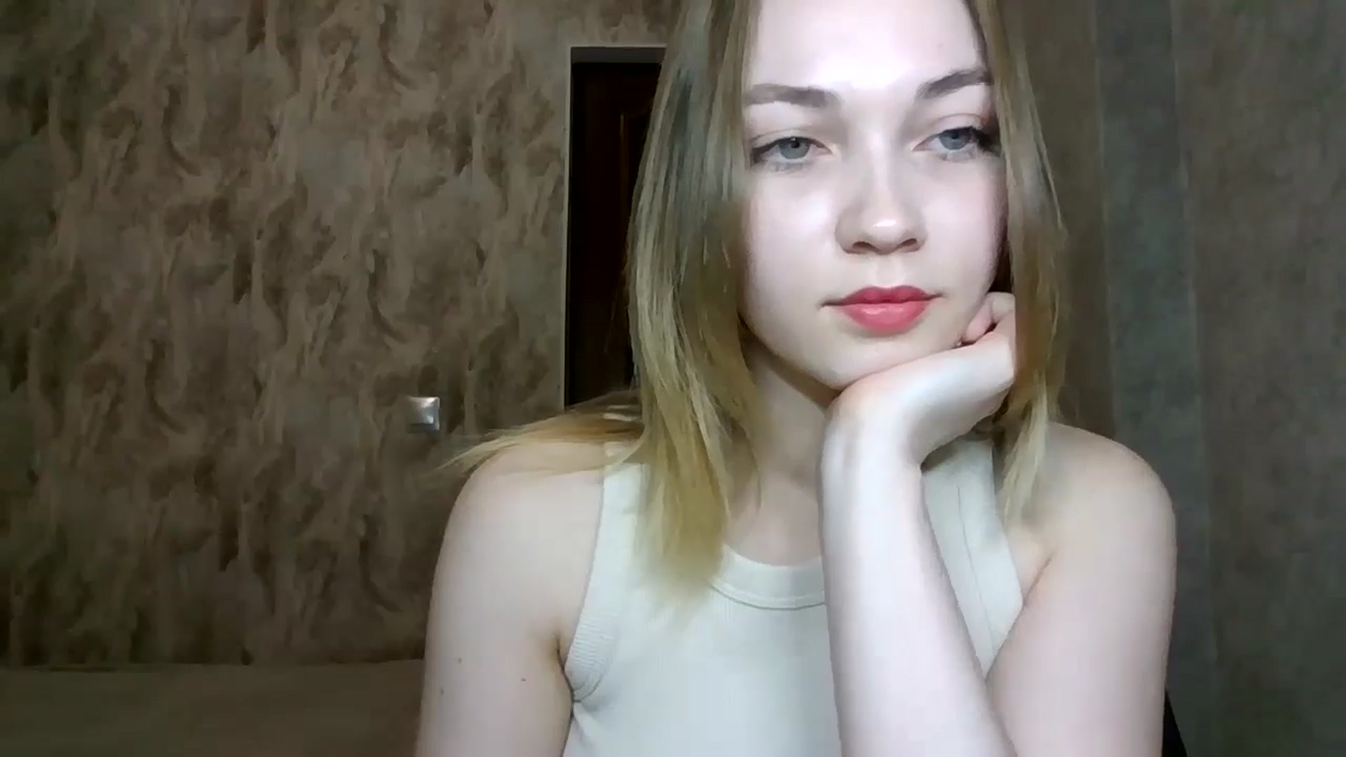 Gallery image thumbnail from KellyKim's myfreecams stream on, 11/10/2024, 10:52 image 7 of 20