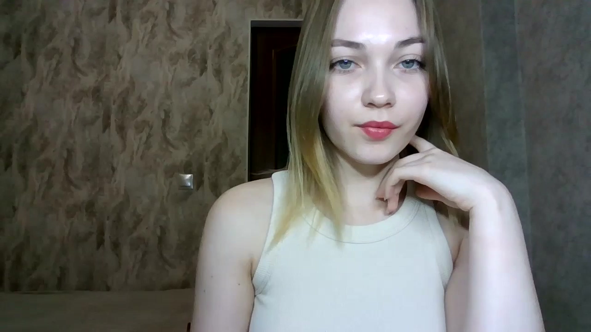 Gallery image thumbnail from KellyKim's myfreecams stream on, 11/10/2024, 10:52 image 15 of 20
