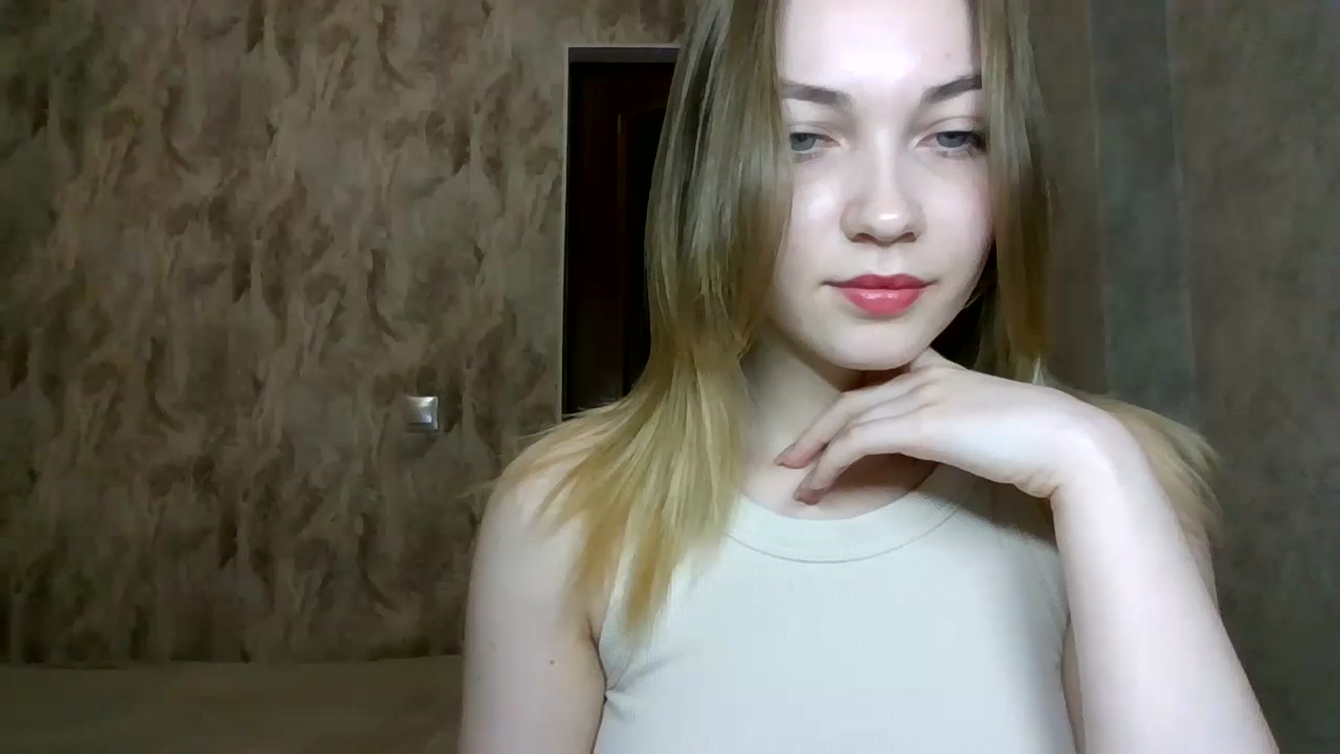 Gallery image thumbnail from KellyKim's myfreecams stream on, 11/10/2024, 10:52 image 1 of 20