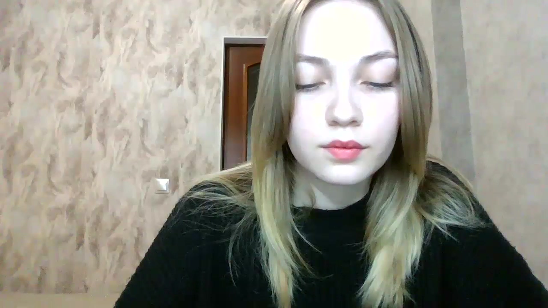 Gallery image thumbnail from KellyKim's myfreecams stream on, 11/12/2024, 10:38 image 12 of 20