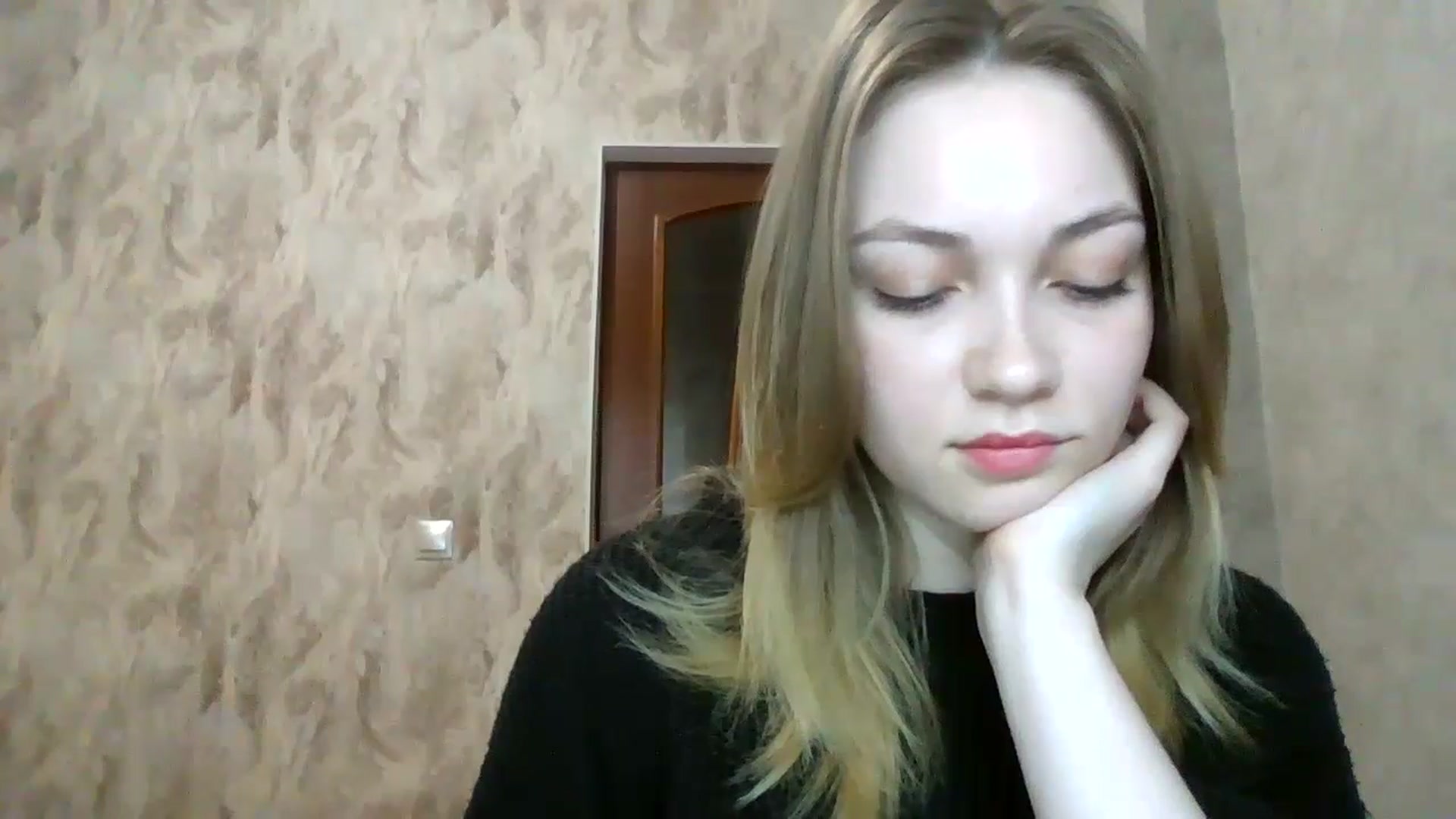 Gallery image thumbnail from KellyKim's myfreecams stream on, 11/13/2024, 10:00 image 4 of 20