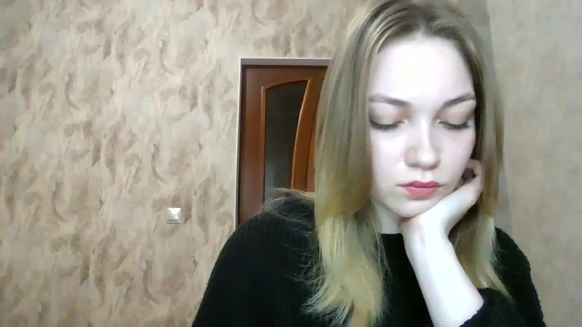 Gallery image thumbnail from KellyKim's myfreecams stream on, 11/13/2024, 10:00 image 12 of 20