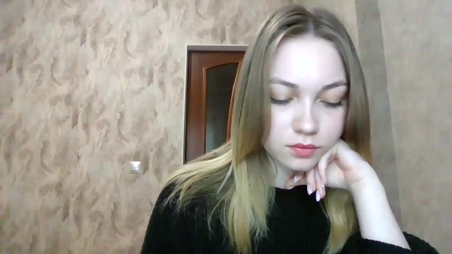 Gallery image thumbnail from KellyKim's myfreecams stream on, 11/13/2024, 10:00 image 1 of 20