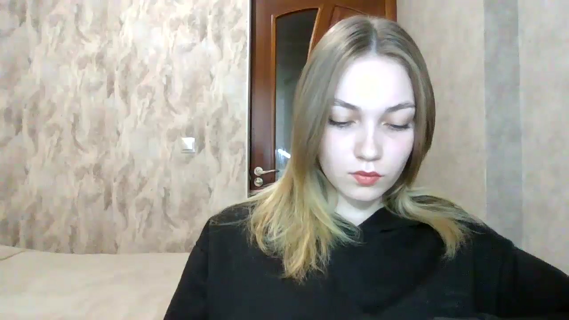 Gallery image thumbnail from KellyKim's myfreecams stream on, 11/15/2024, 10:40 image 11 of 20