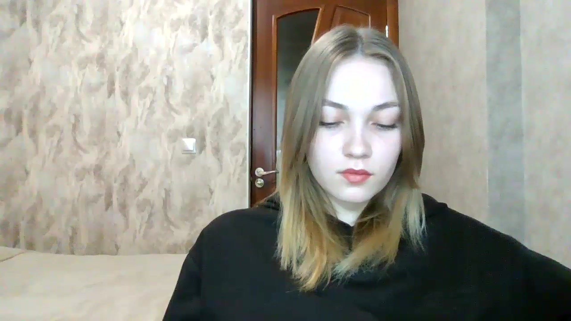 Gallery image thumbnail from KellyKim's myfreecams stream on, 11/15/2024, 10:40 image 14 of 20