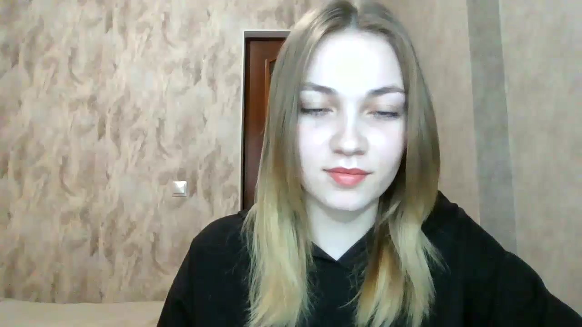 Gallery image thumbnail from KellyKim's myfreecams stream on, 11/15/2024, 13:42 image 2 of 20