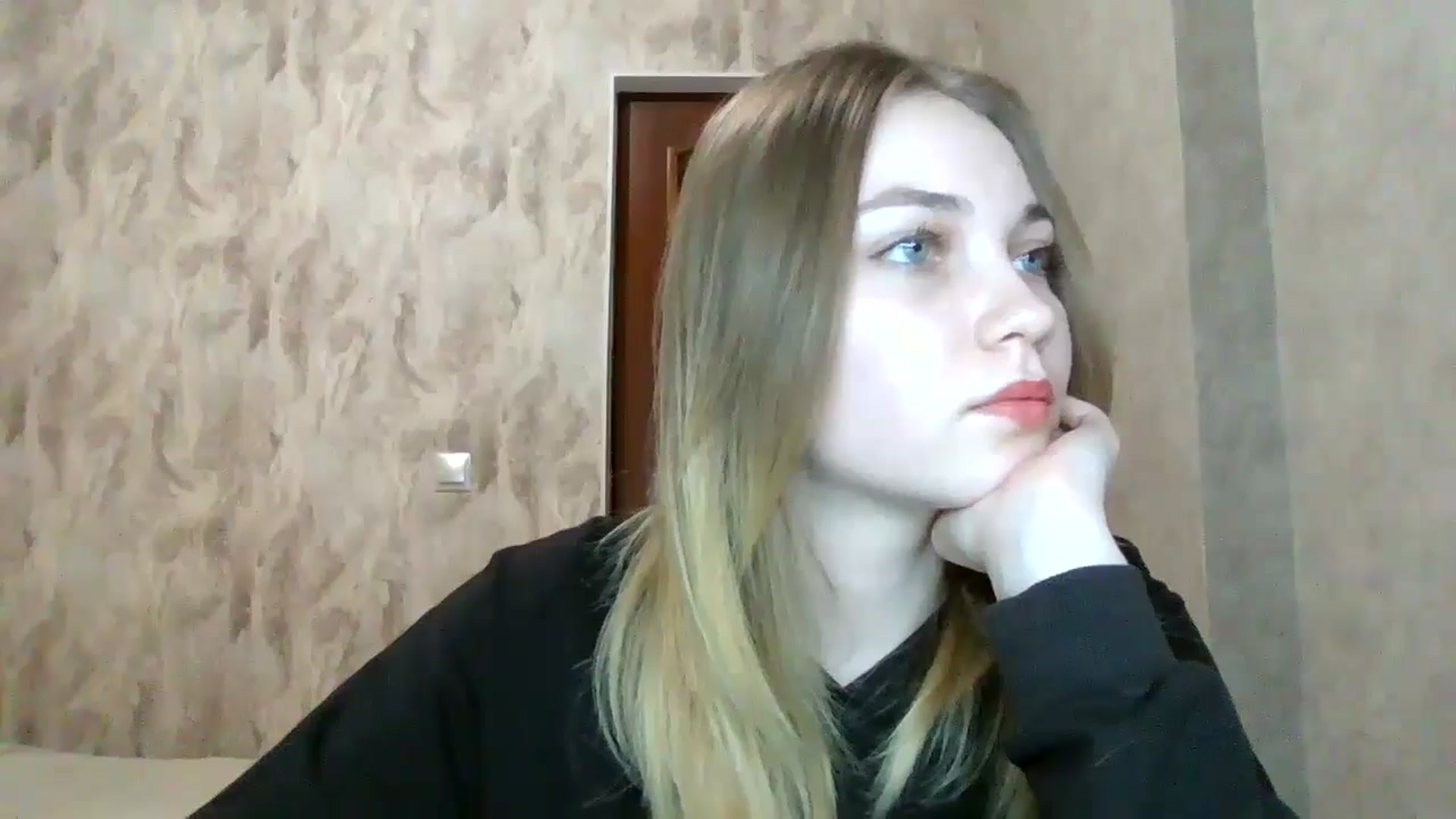 Gallery image thumbnail from KellyKim's myfreecams stream on, 11/15/2024, 14:01 image 18 of 20