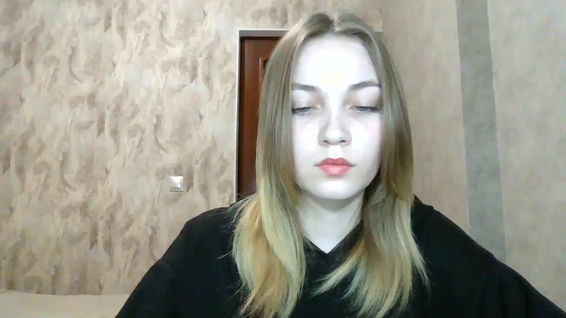 Gallery image thumbnail from KellyKim's myfreecams stream on, 11/15/2024, 14:01 image 15 of 20