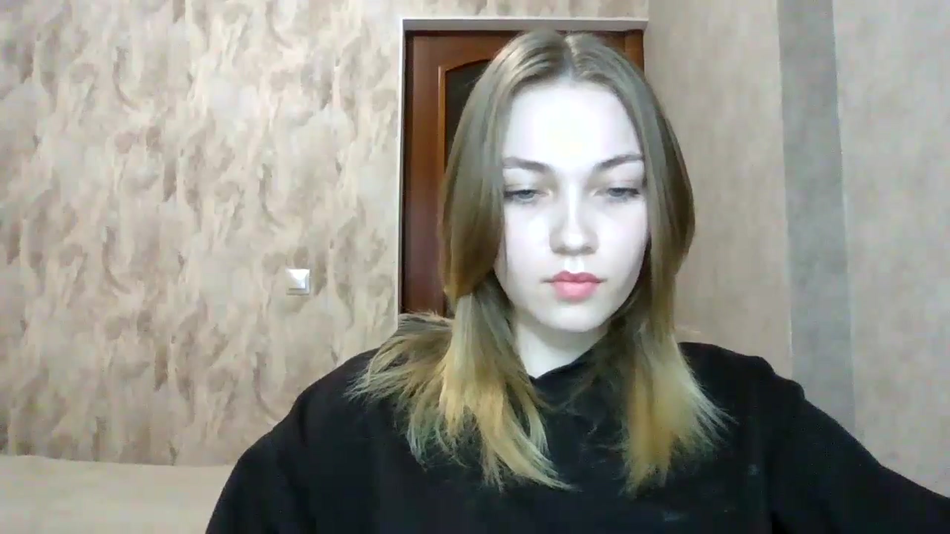 Gallery image thumbnail from KellyKim's myfreecams stream on, 11/16/2024, 13:37 image 18 of 20