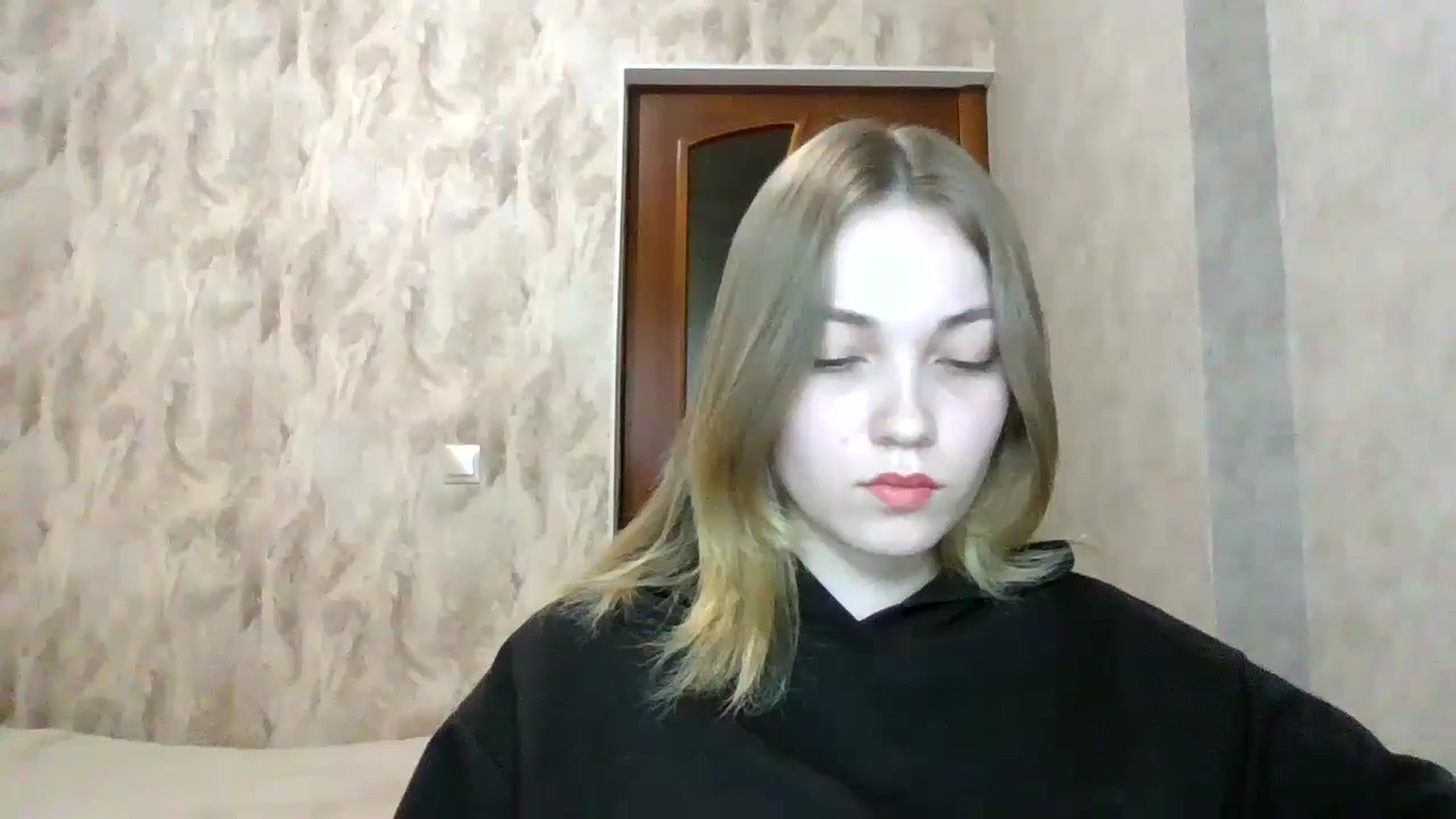 Gallery image thumbnail from KellyKim's myfreecams stream on, 11/17/2024, 11:31 image 14 of 20