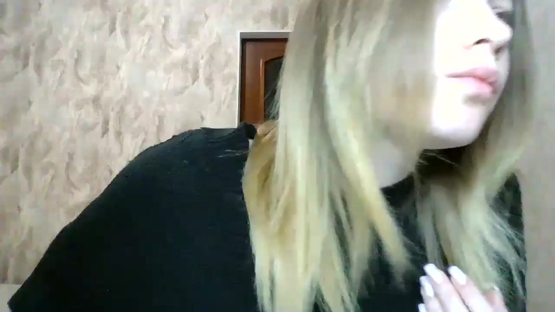Gallery image thumbnail from KellyKim's myfreecams stream on, 11/18/2024, 14:01 image 6 of 20