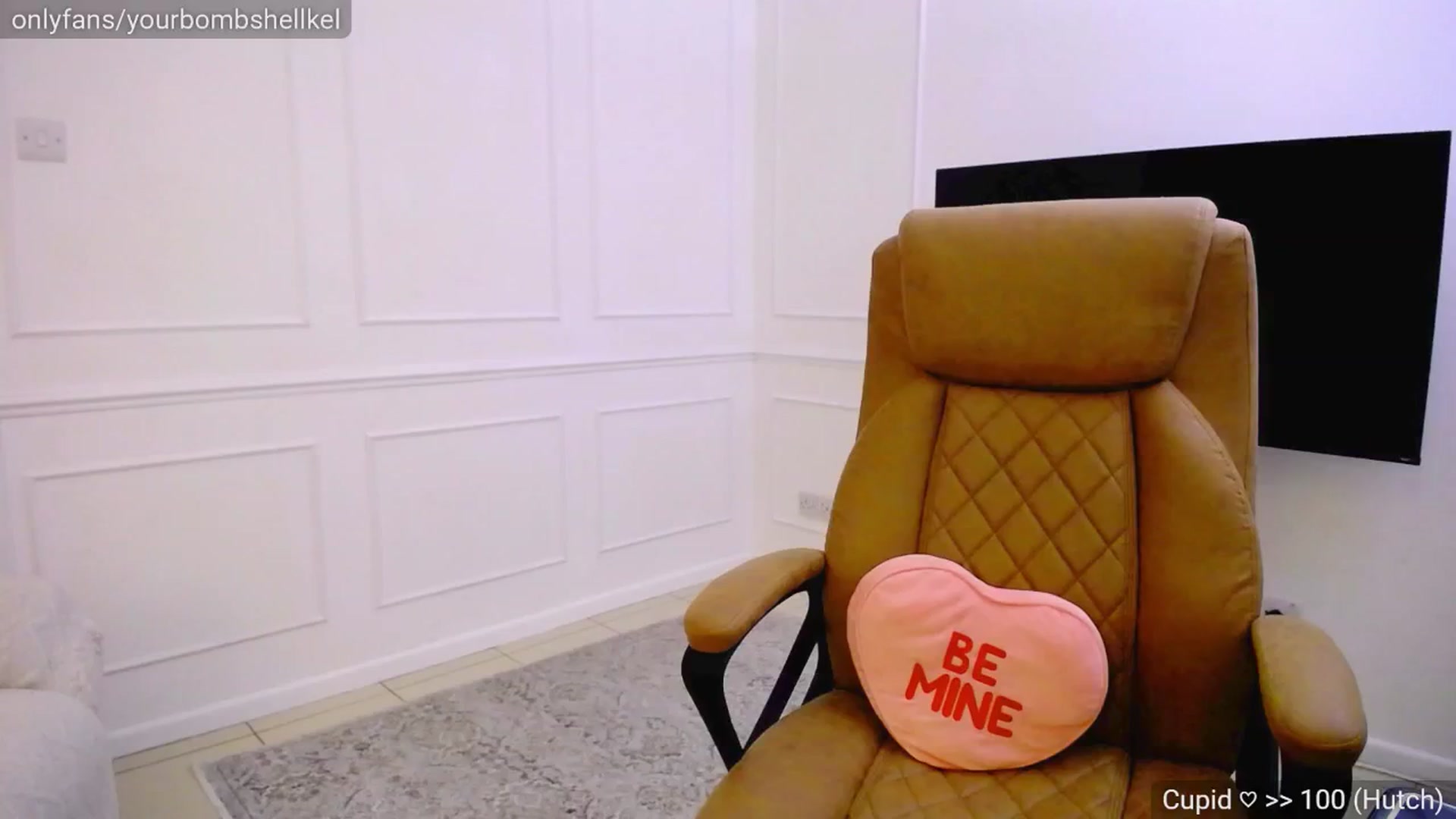 Gallery image thumbnail from KellyKisses's myfreecams stream on, 02/04/2025, 21:52 image 20 of 20