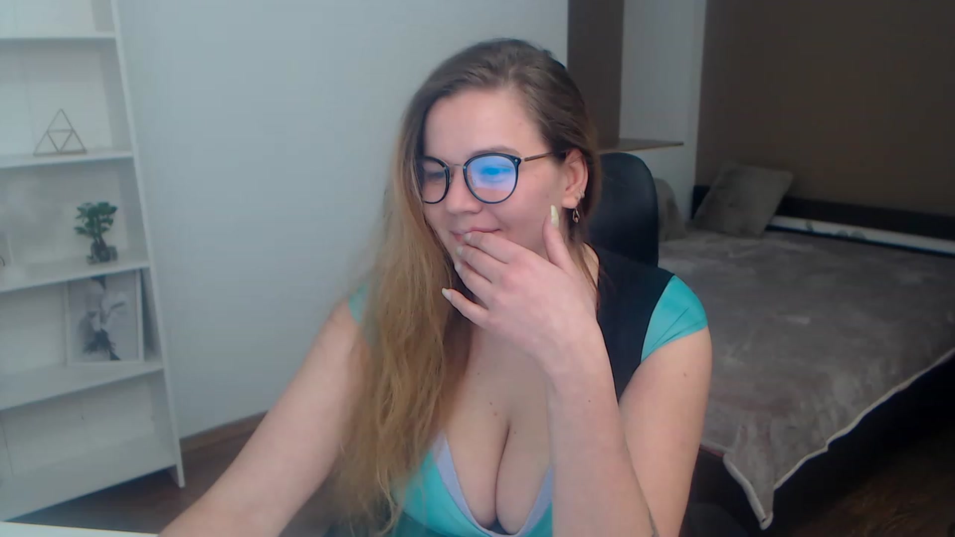 Gallery image thumbnail from KellyKleine's myfreecams stream on, 03/17/2023, 18:11 image 10 of 20