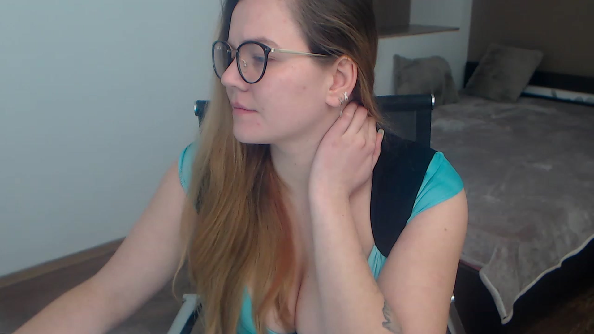 Gallery image thumbnail from KellyKleine's myfreecams stream on, 03/17/2023, 19:52 image 8 of 20