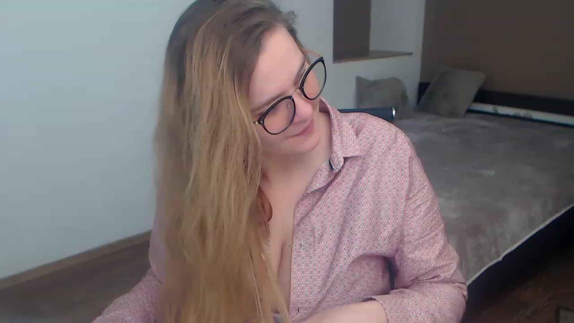 Gallery image thumbnail from KellyKleine's myfreecams stream on, 03/17/2023, 21:47 image 19 of 20