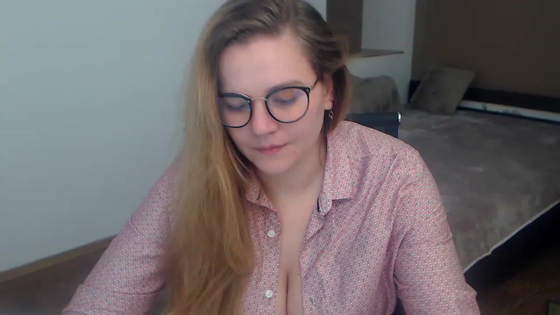 Gallery image thumbnail from KellyKleine's myfreecams stream on, 03/17/2023, 21:47 image 2 of 20