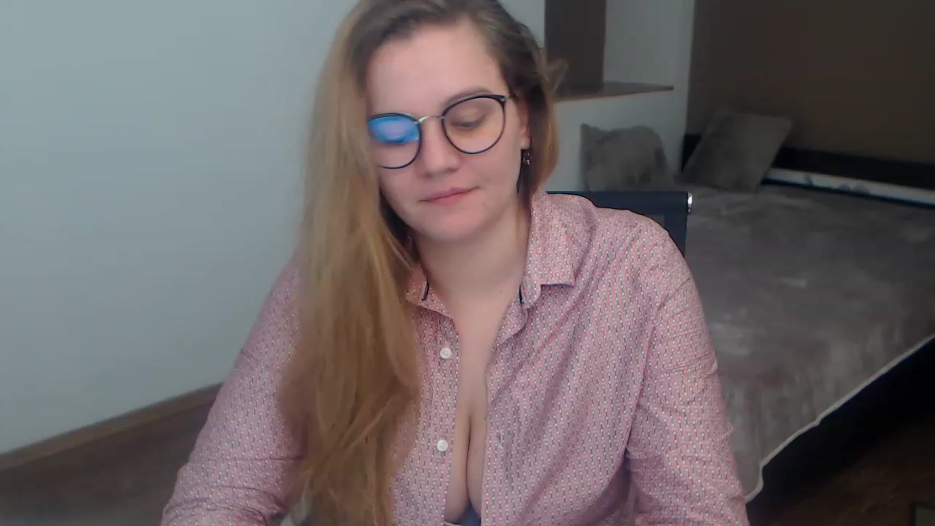 Gallery image thumbnail from KellyKleine's myfreecams stream on, 03/17/2023, 21:47 image 4 of 20